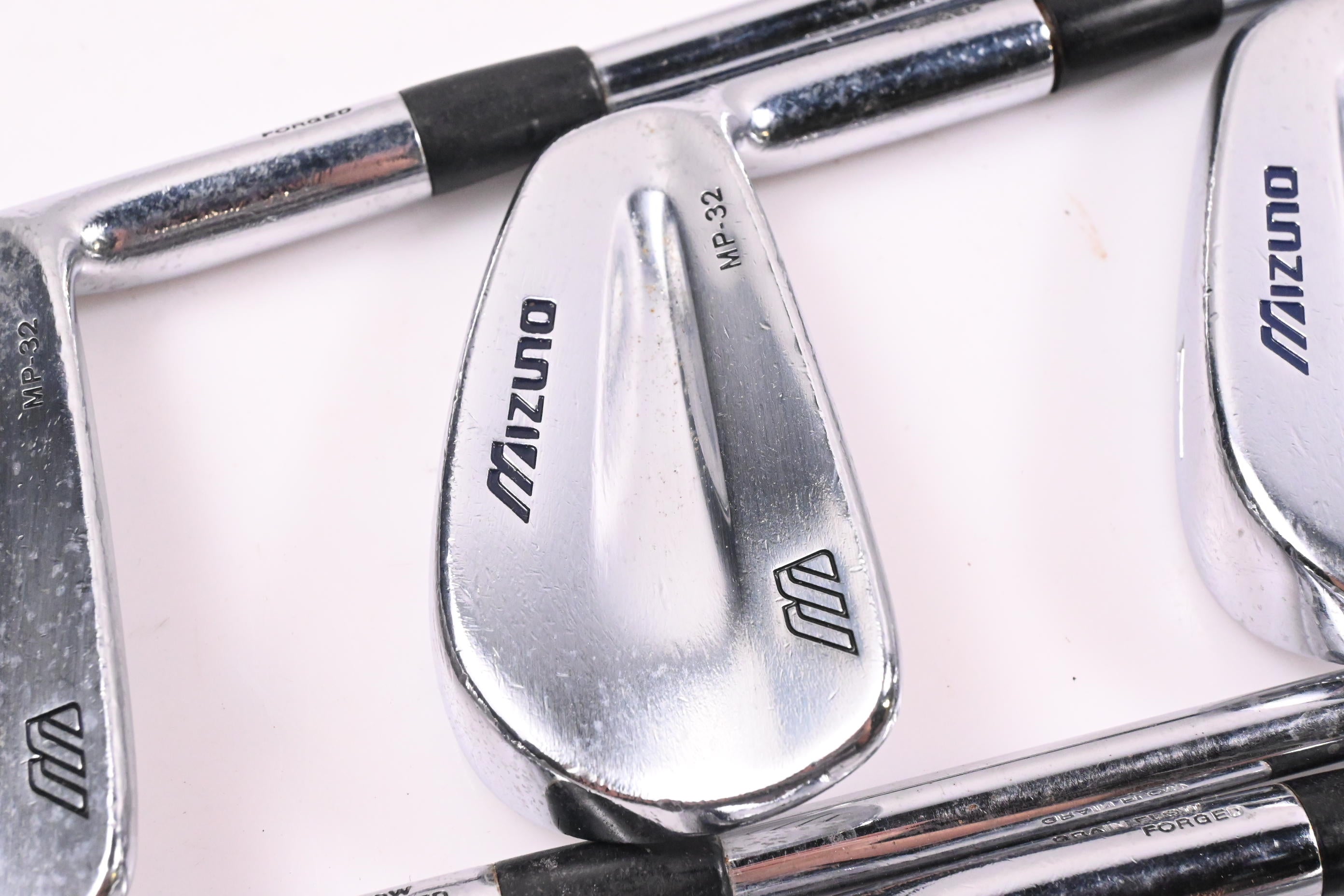 Mizuno MP-32 Irons / 5-PW / Stiff Flex Dynamic Gold Lite S300 Shafts