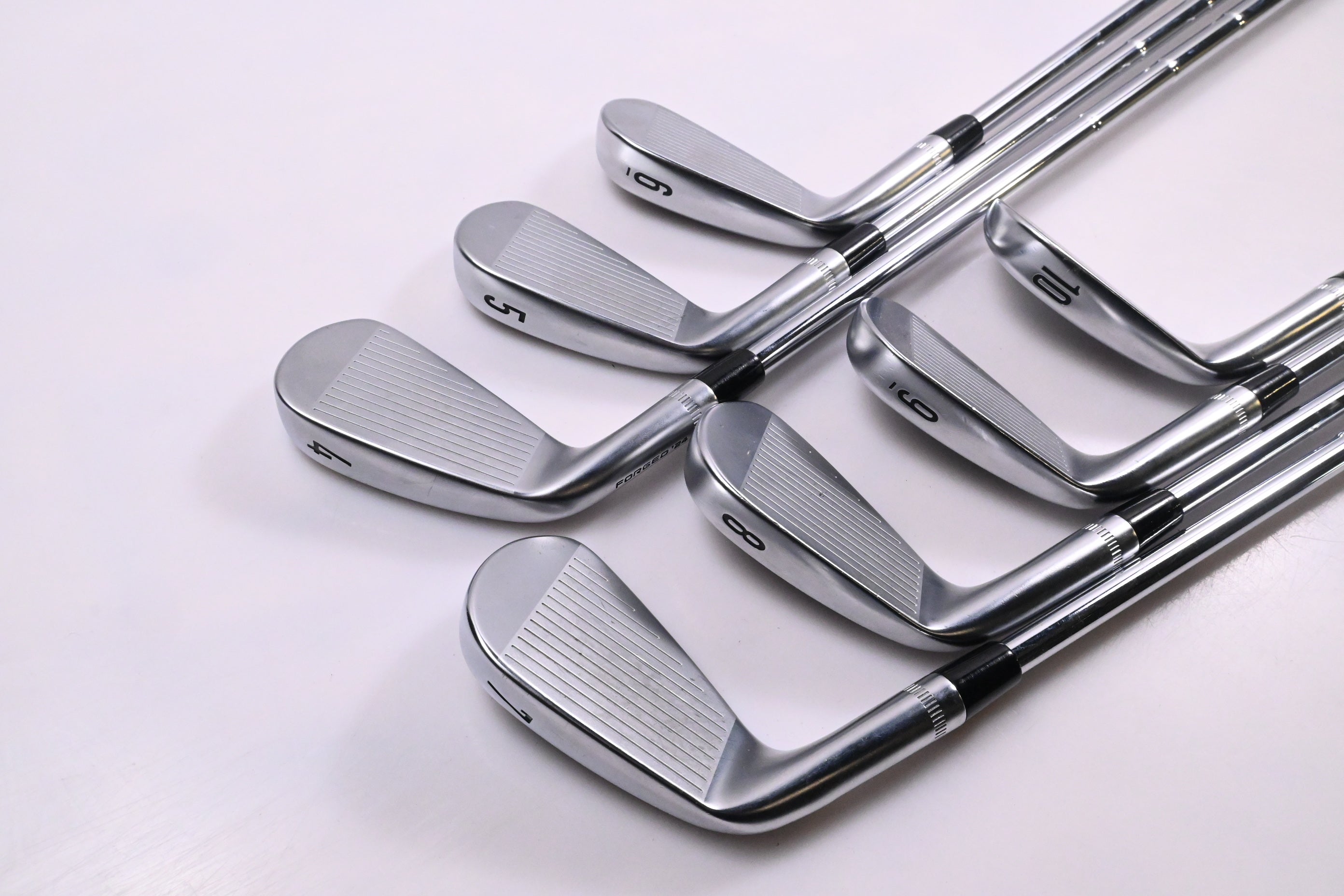 Callaway Apex CB 24 Irons / 4-PW / Stiff Flex Dynamic Gold Mid S300 115 Shaft