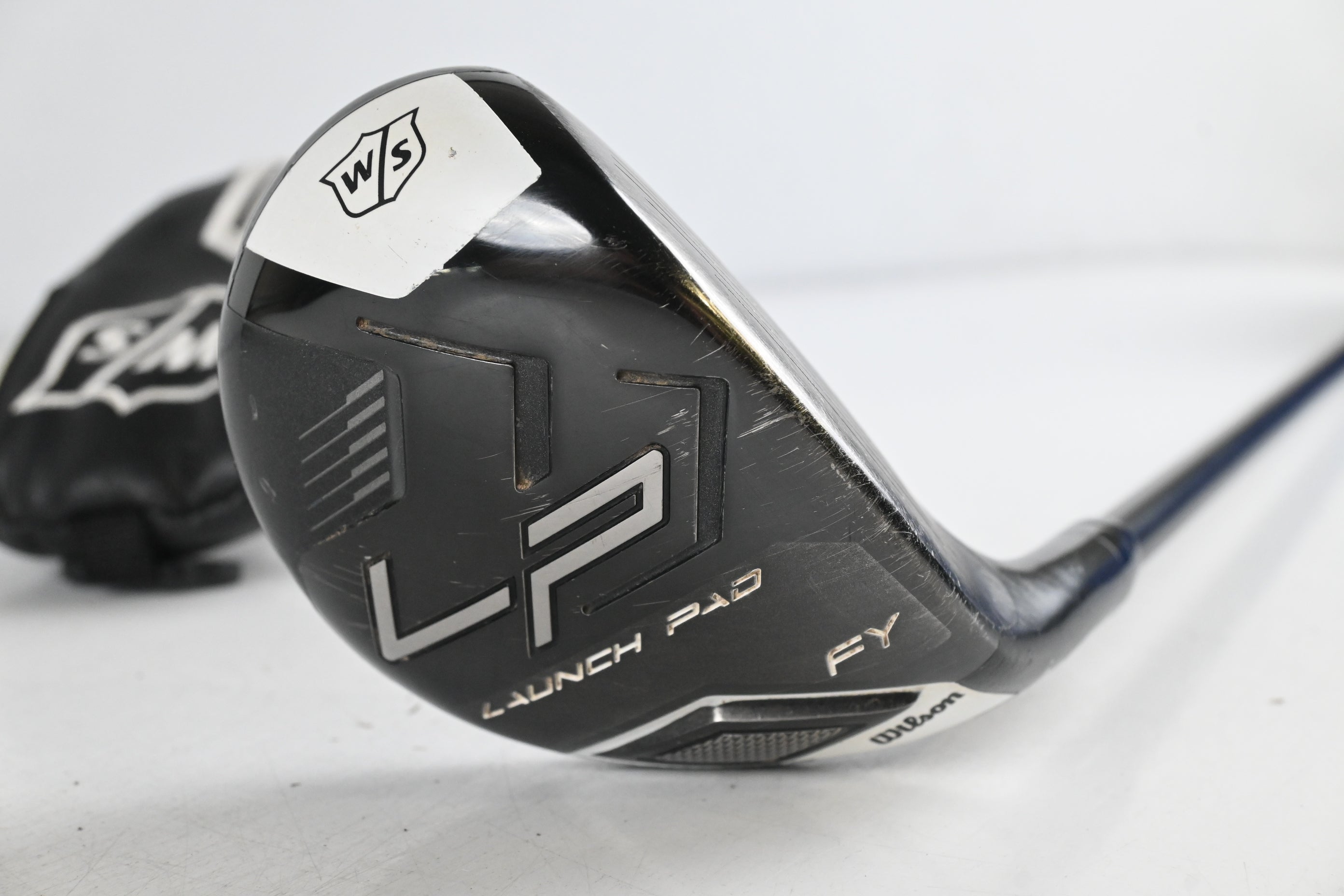 Wilson Launch Pad #3 Hybrid / 19.5 Degree / Senior Flex Helium Black 65 Shaft