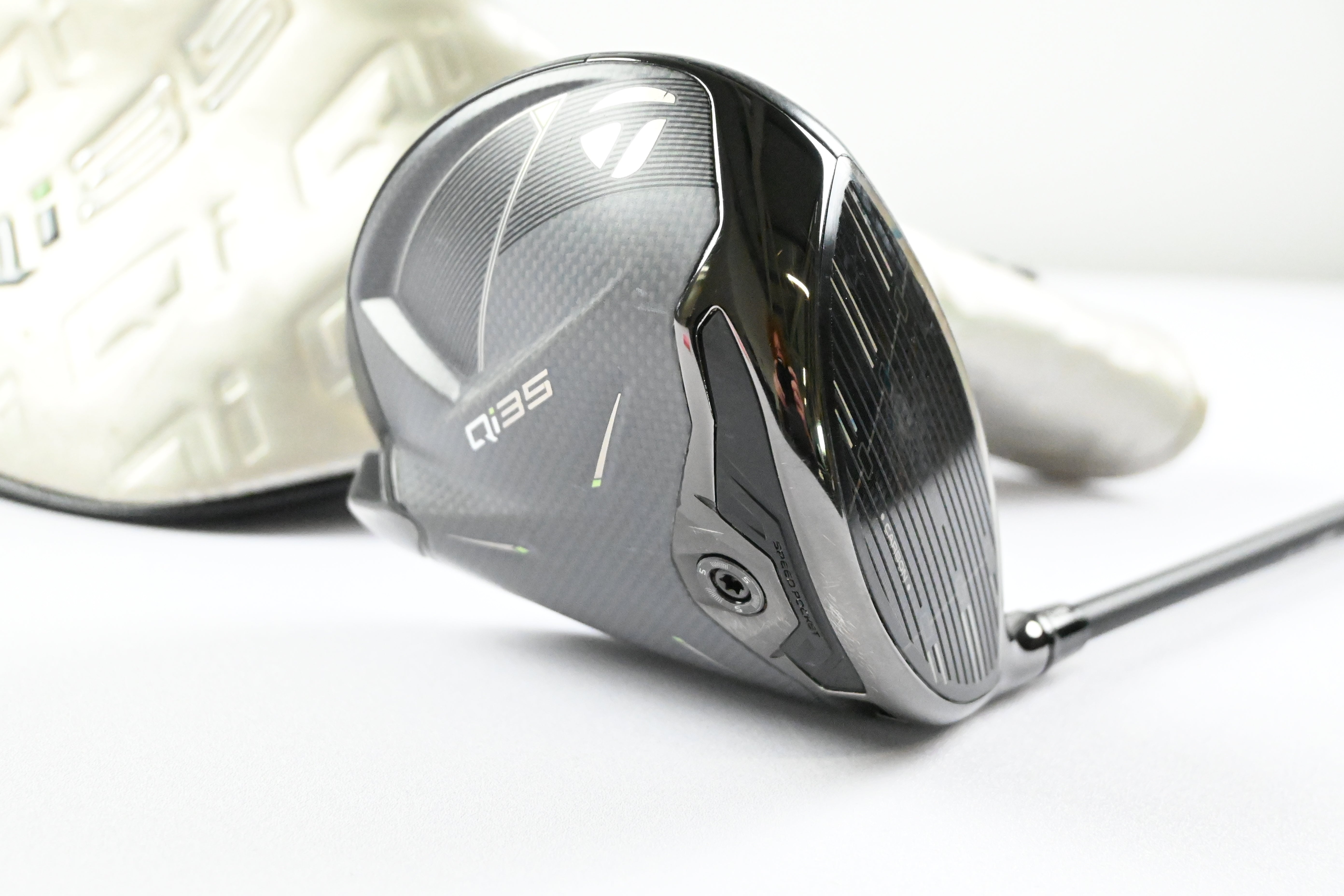 Taylormade Qi35 Driver / 9 Degree / Stiff Flex Kai'li Dark Waves White 60