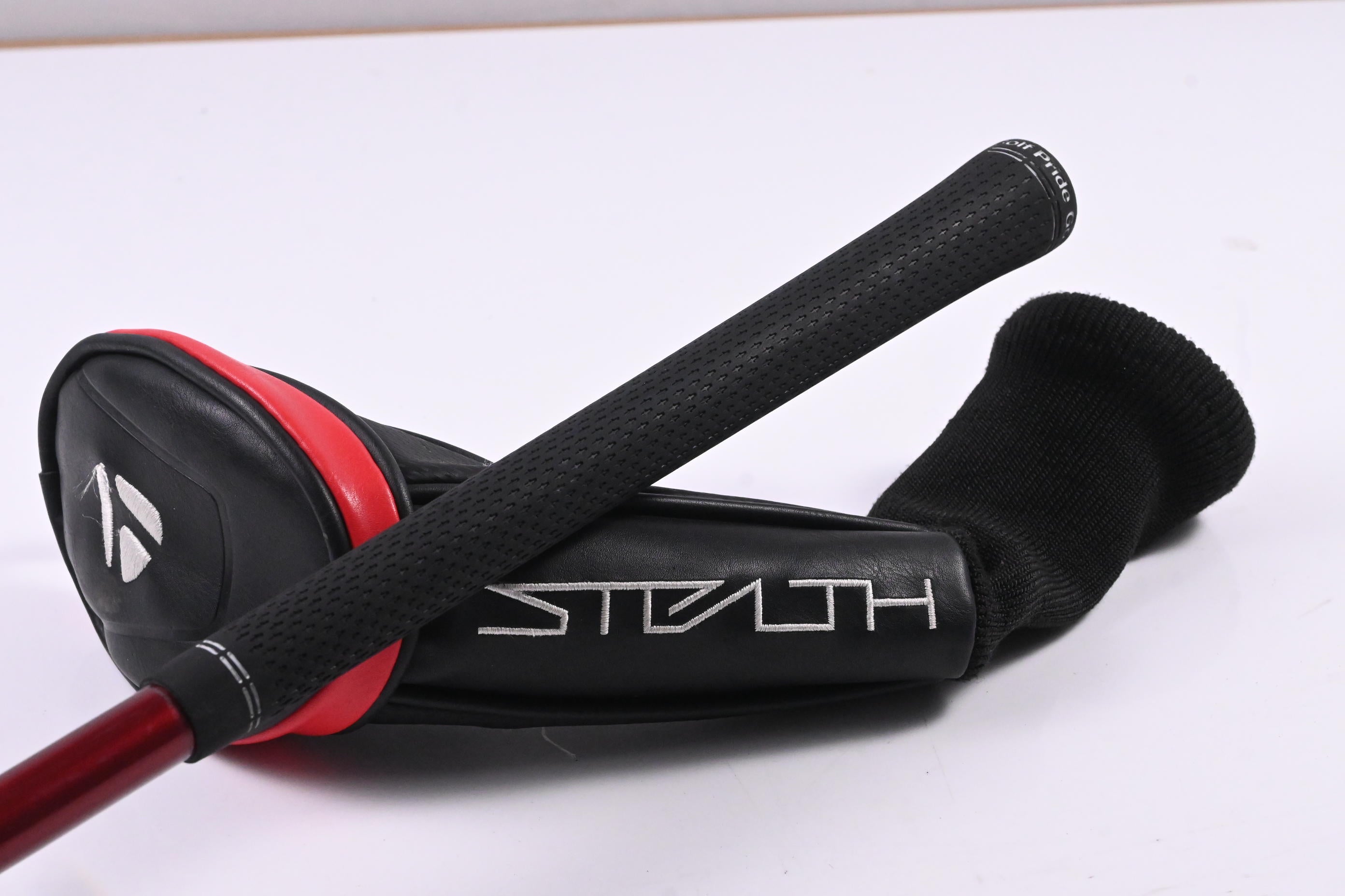 Taylormade Stealth Plus #3 Hybrid / 19.5 Degree / Stiff Flex HZRDUS Smoke Red 80