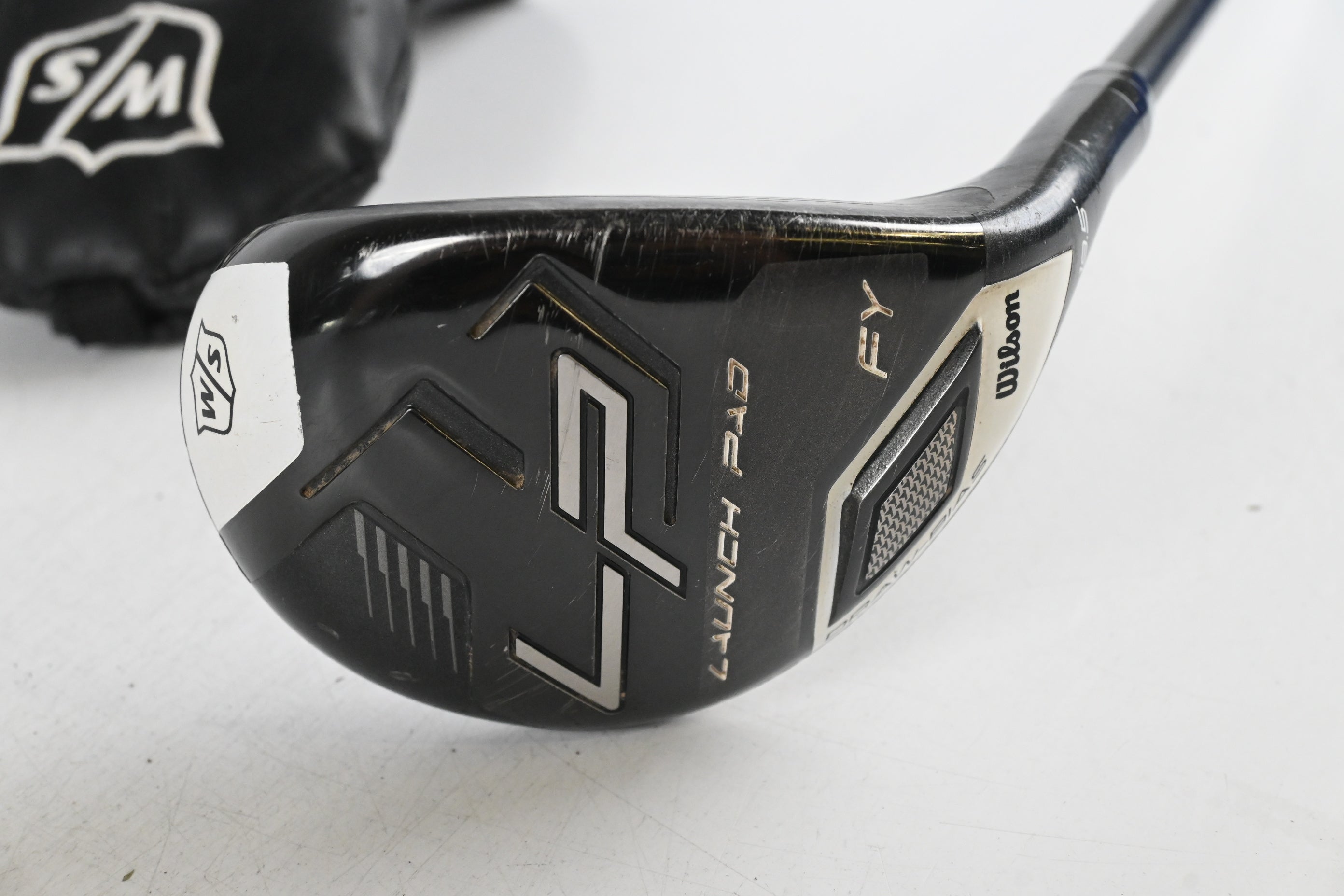 Wilson Launch Pad #3 Hybrid / 19.5 Degree / Senior Flex Helium Black 65 Shaft