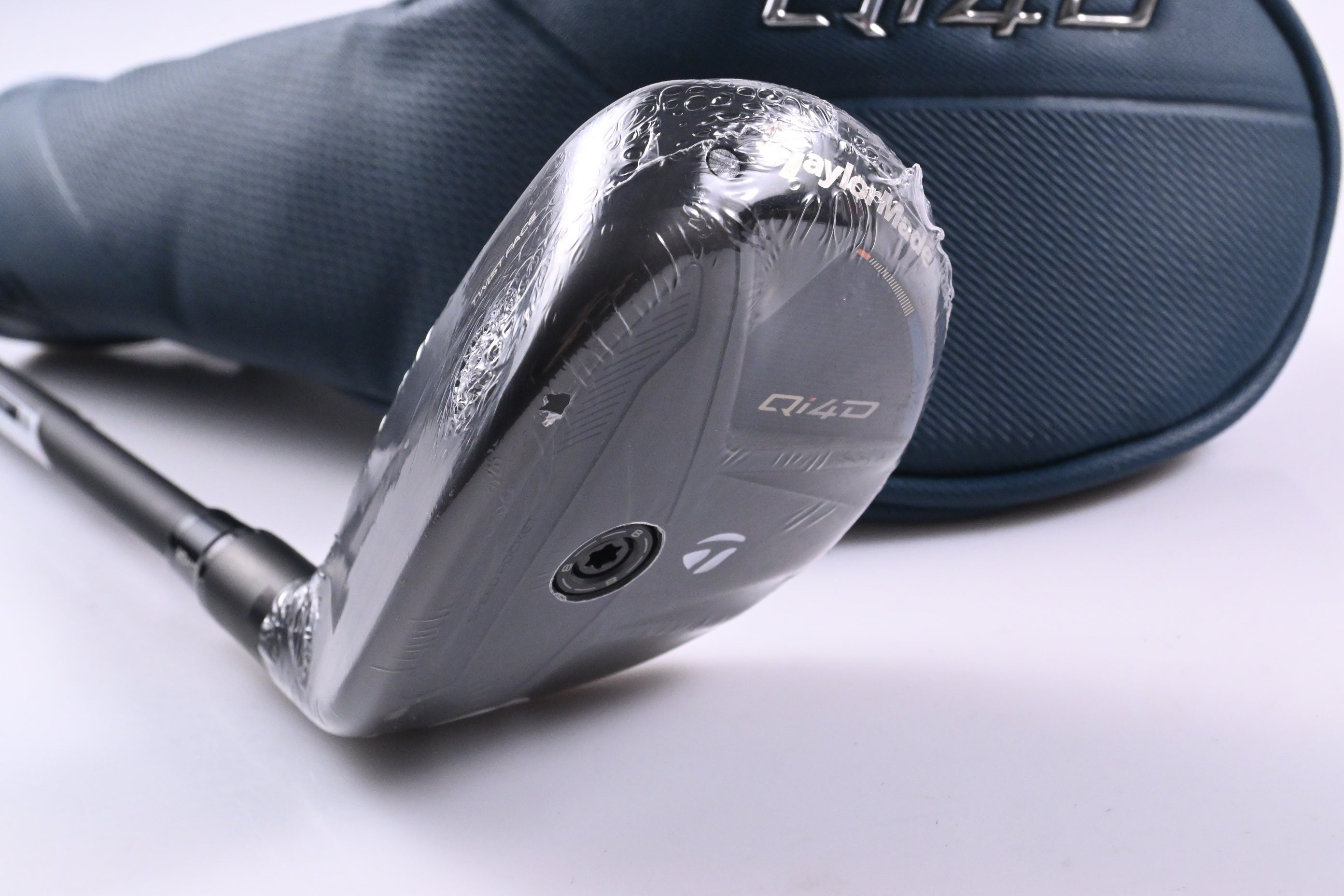 Left Hand Taylormade Qi4D Max Lite #4 Hybrid / 22 Degree / Regular Flex Reax 65