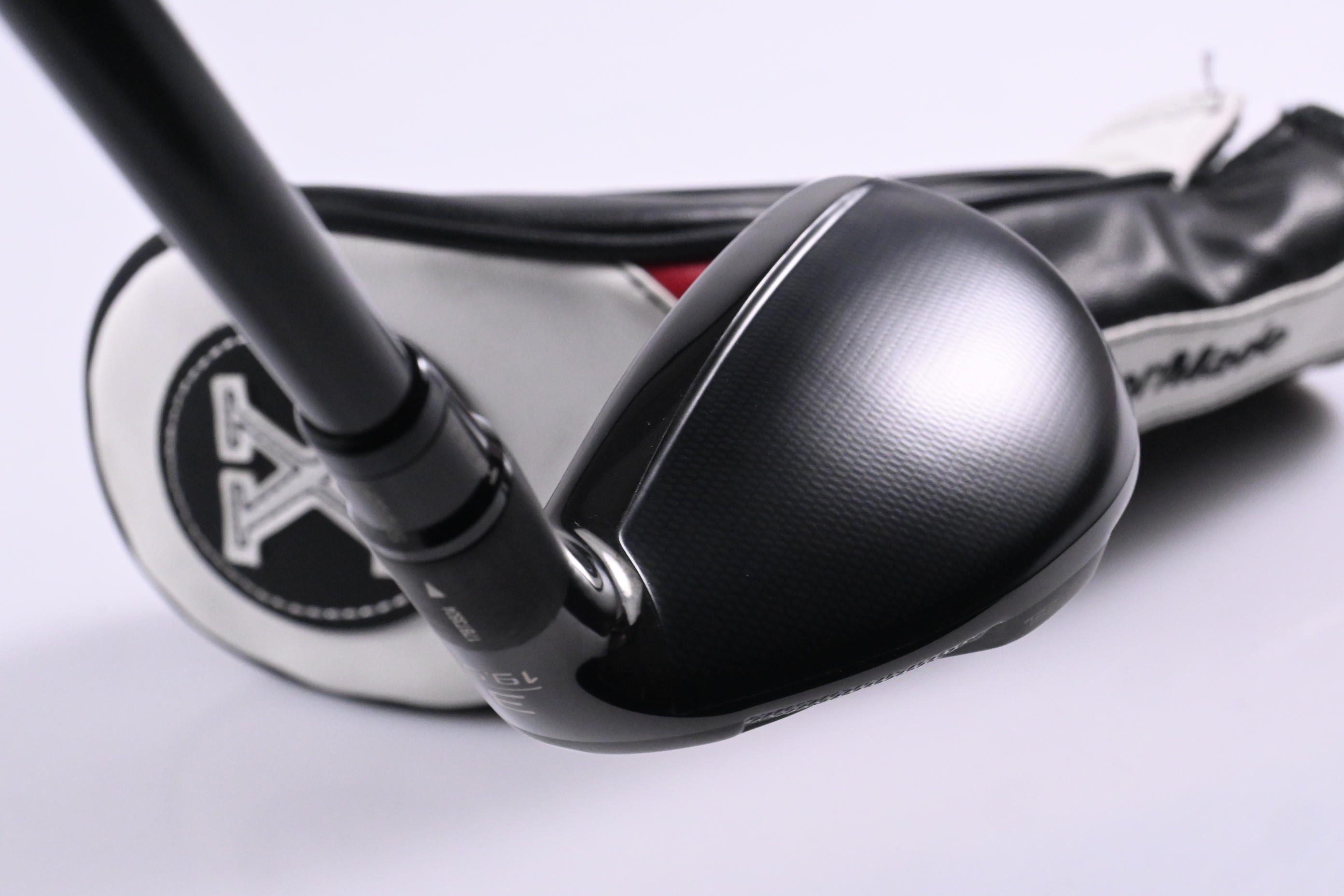 Taylormade SIM2 #3 Hybrid / 19.5 Degree / Stiff Flex Diamana Limited 75 Shaft