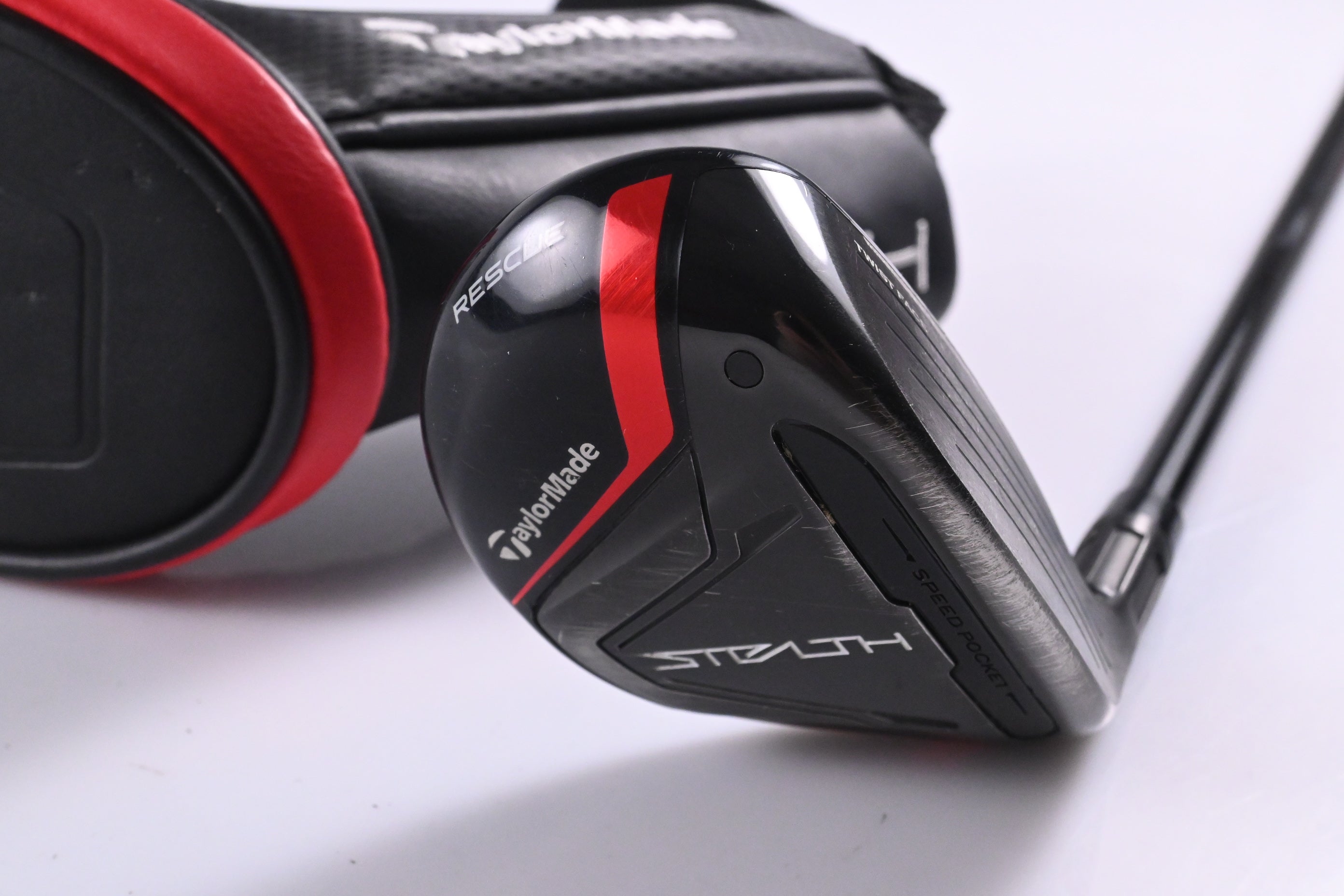 Taylormade Stealth #3 Hybrid / 19 Degree / X-Flex HZRDUS Smoke RDX Red 80 Shaft