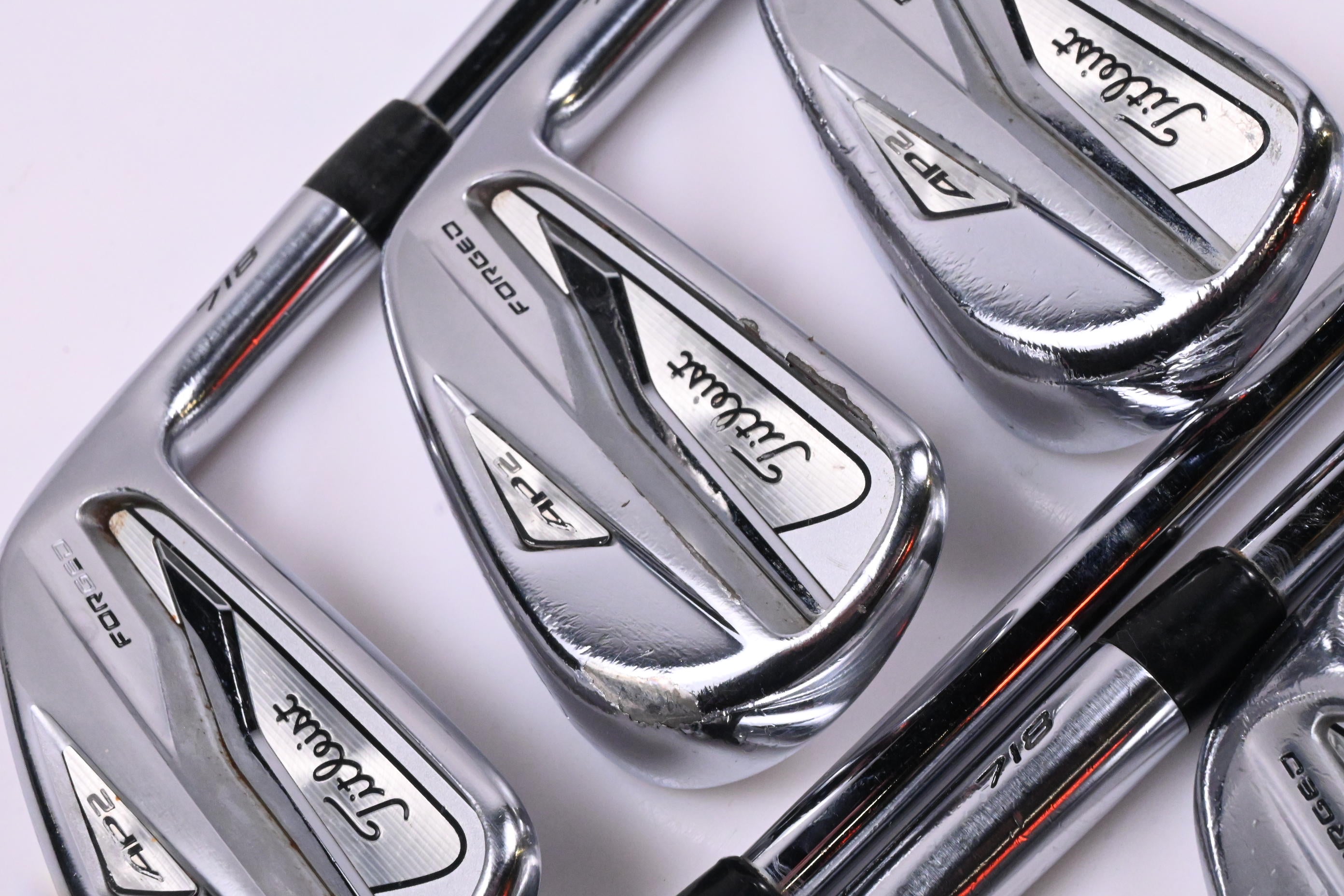 Titleist 718 AP2 Irons / 5-PW+50° / Regular Flex AMT Red R300 Shafts