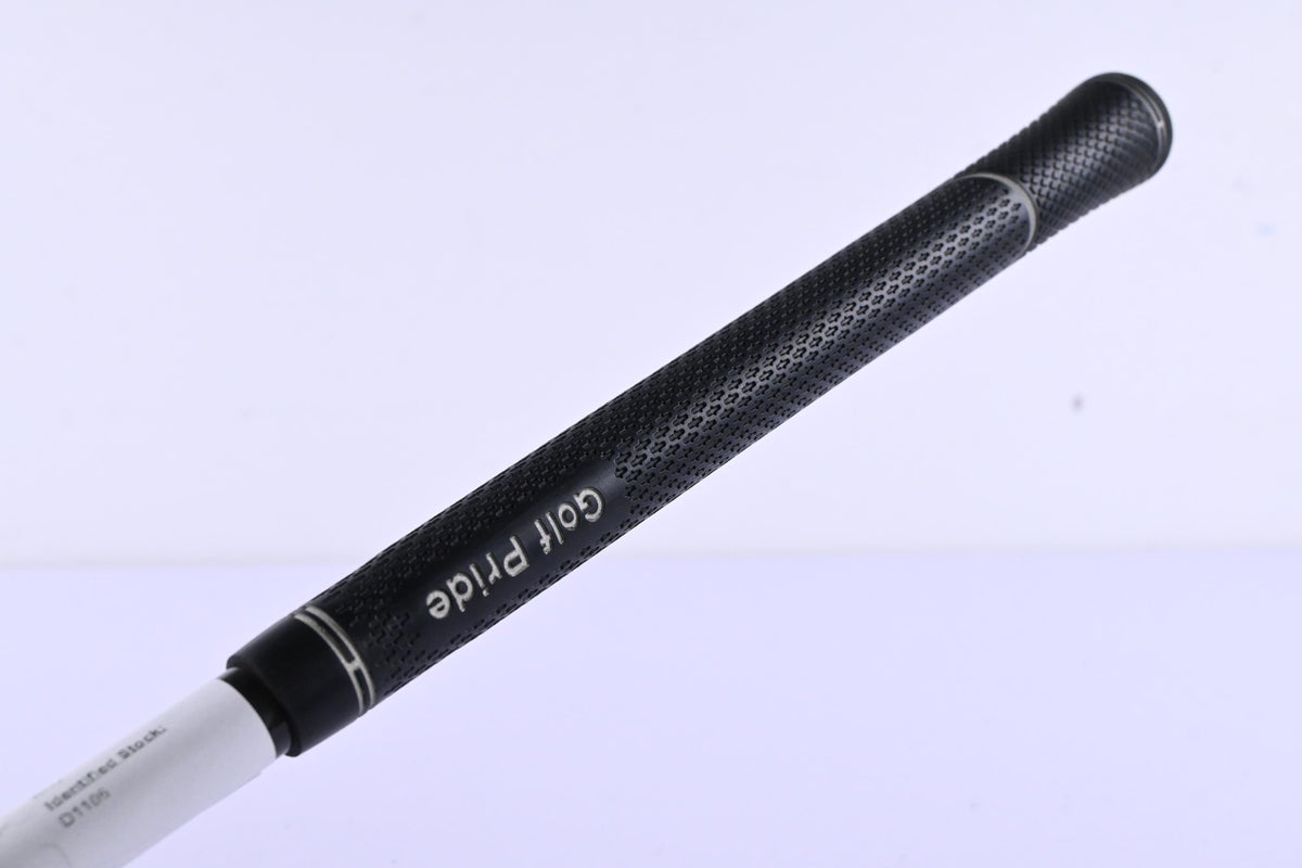 Taylormade R11 Driver / 9 Degree / Regular Flex Fujikura Blur 60 Shaft