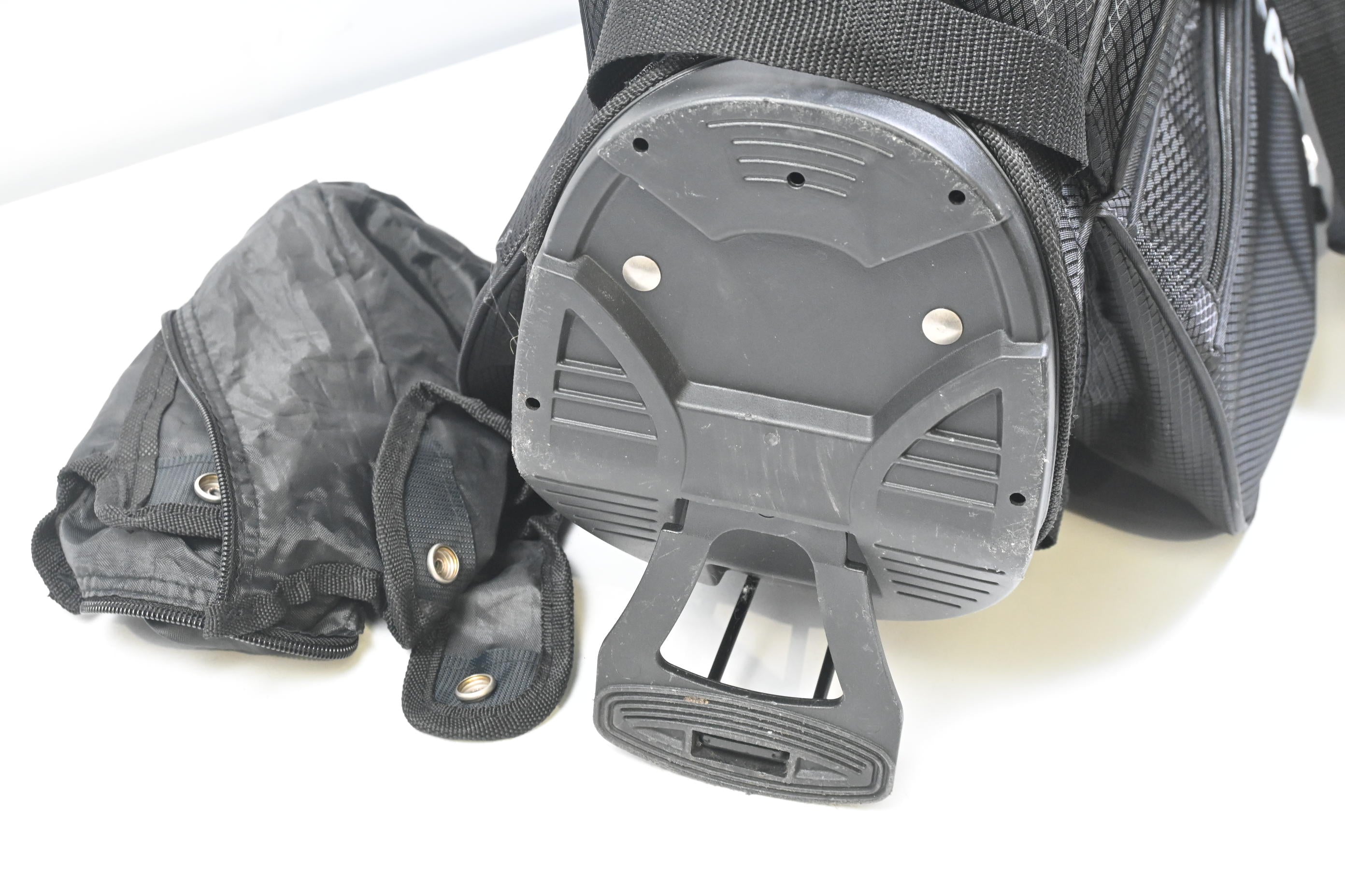 Fazer 2.5 Stand Bag / 4-Way Divider / Black