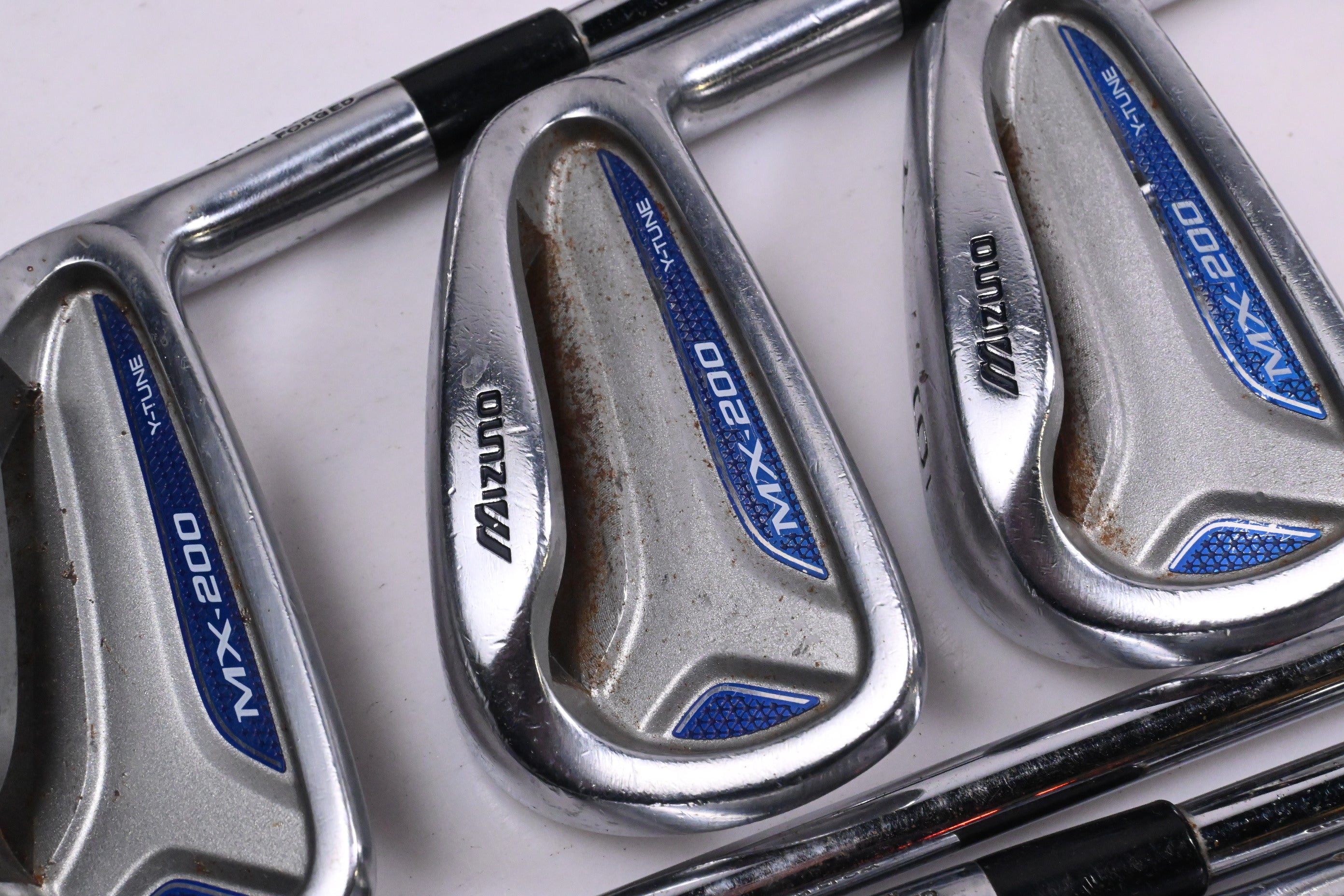 Mizuno MX-200 Irons / 4-PW / Regular Flex DynaLite Gold XP R300 Shafts