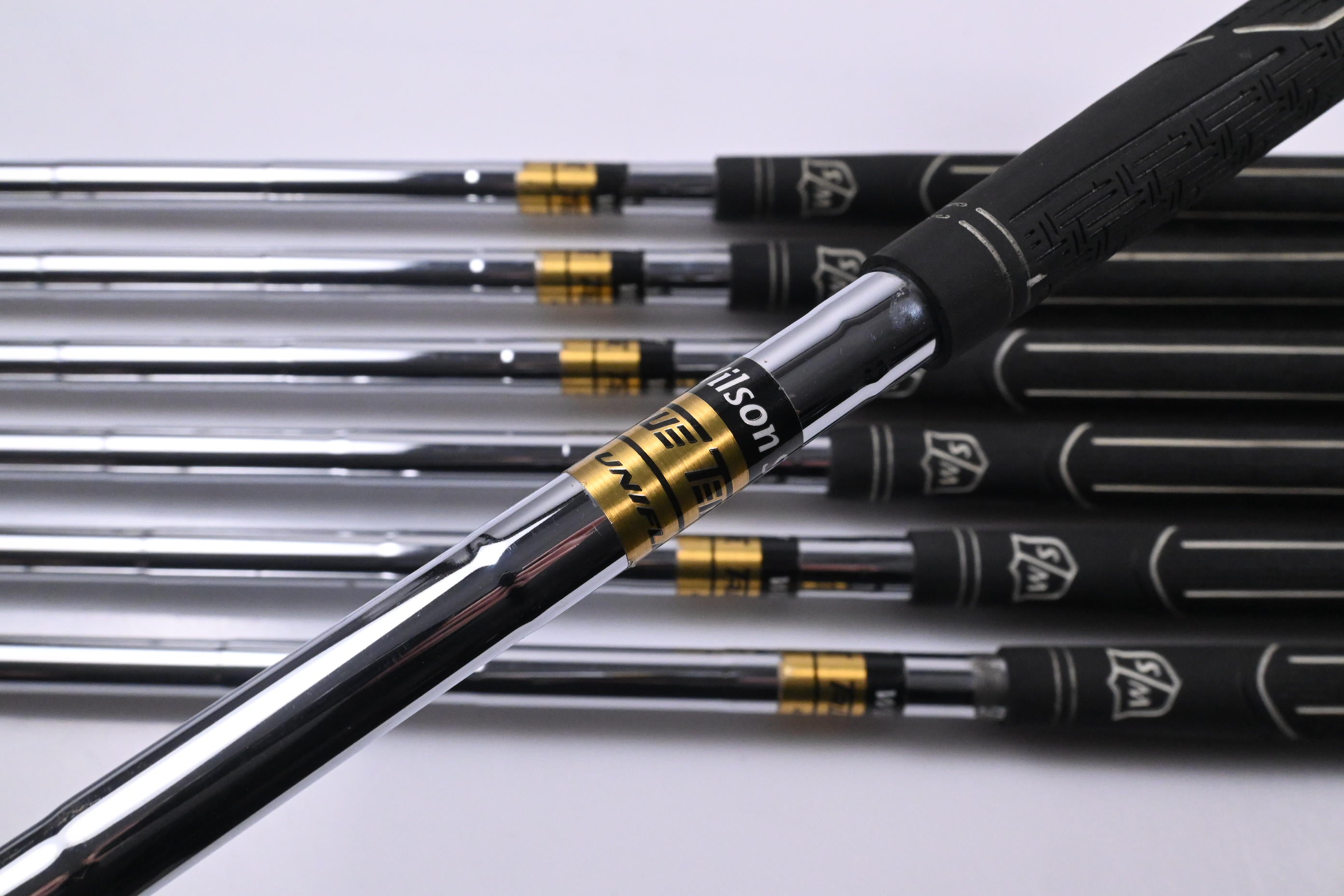 Wilson D100 Irons / 5-PW+SW / UniFlex True Temper Shafts