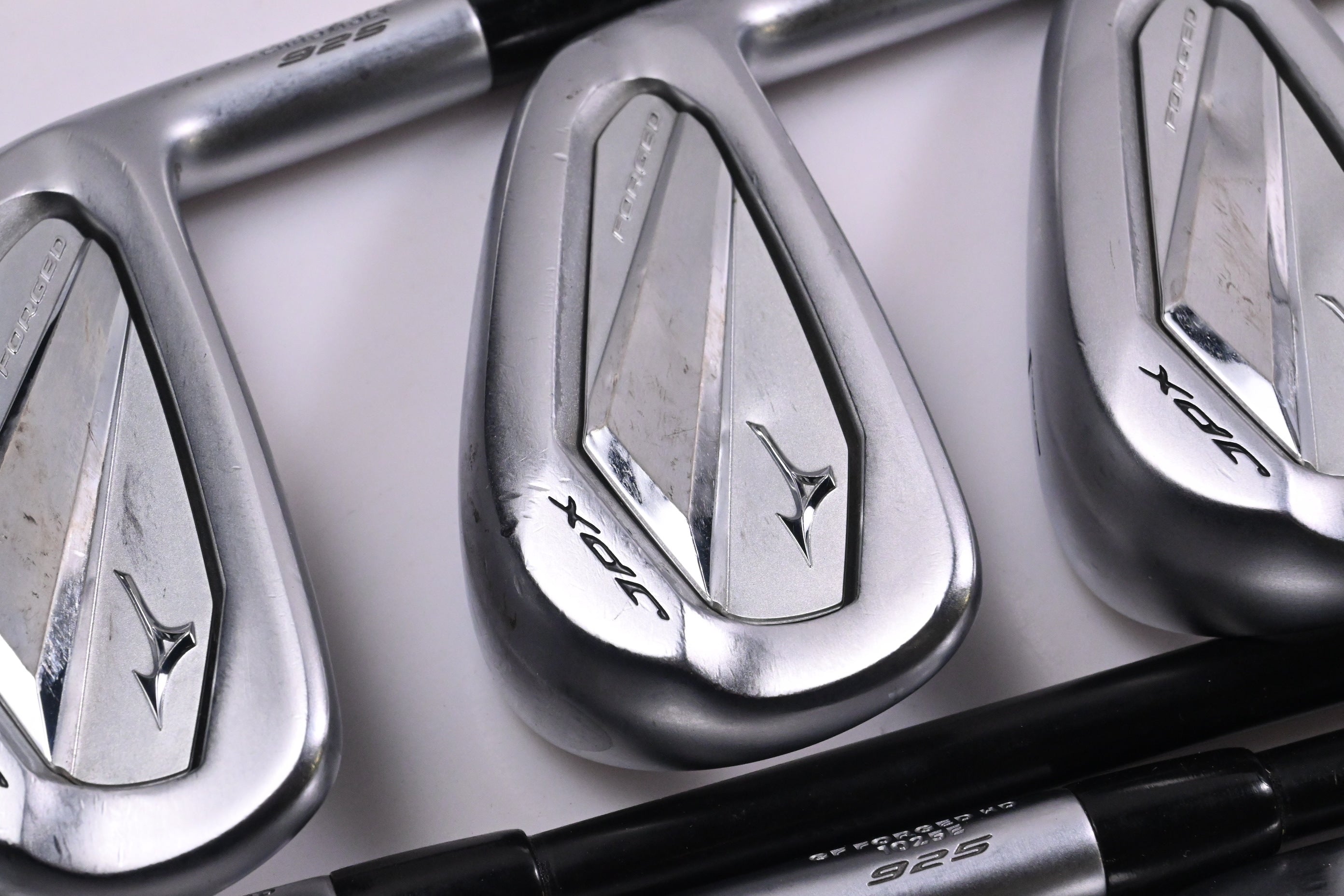 Mizuno JPX 925 Forged Irons / 5-PW+GW / Stiff Flex Fujikura Axiom Velocore 105