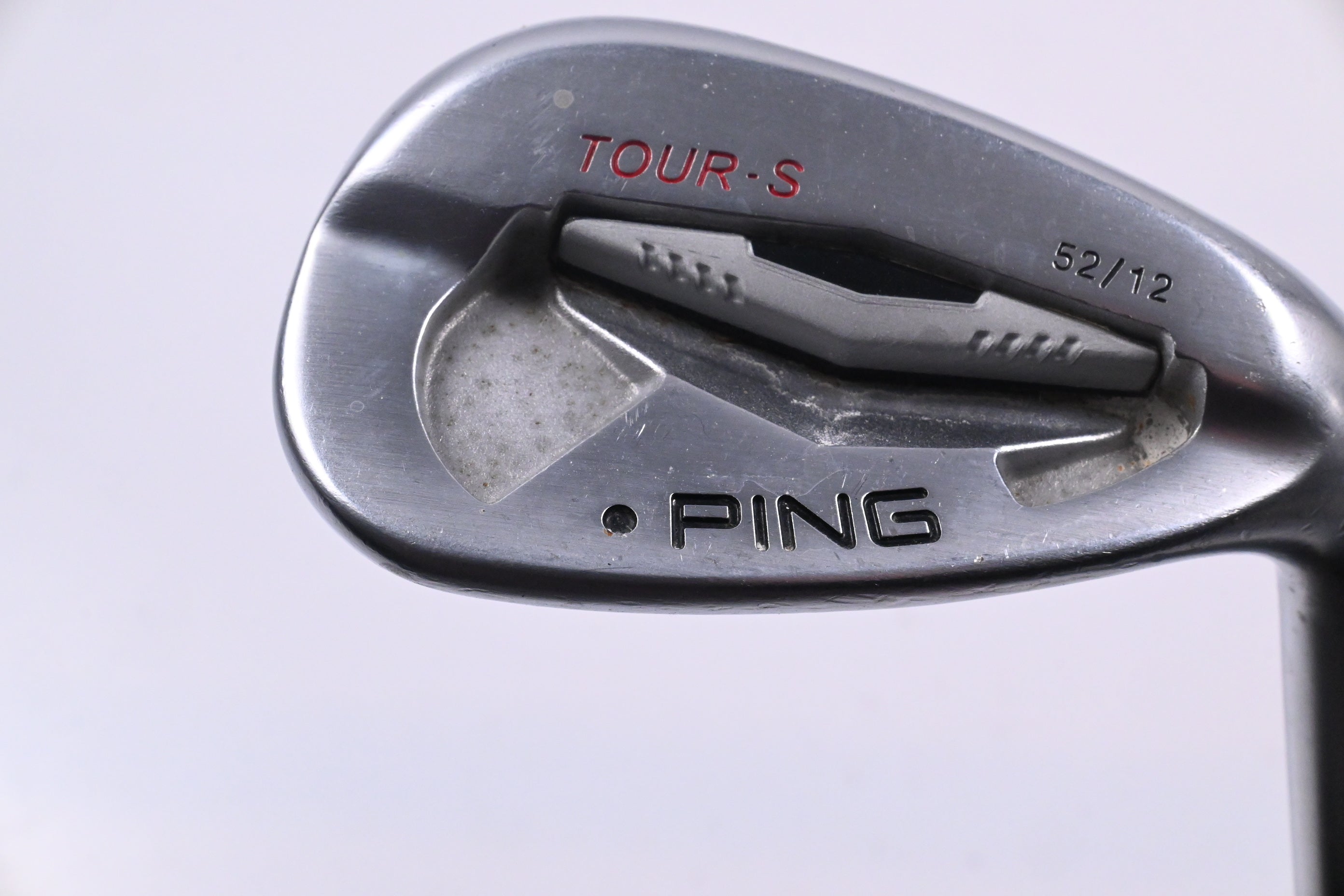 Ping Tour-S Gap Wedge / 52 Degree / Black Dot / Stiff Flex Dynamic Gold Shaft