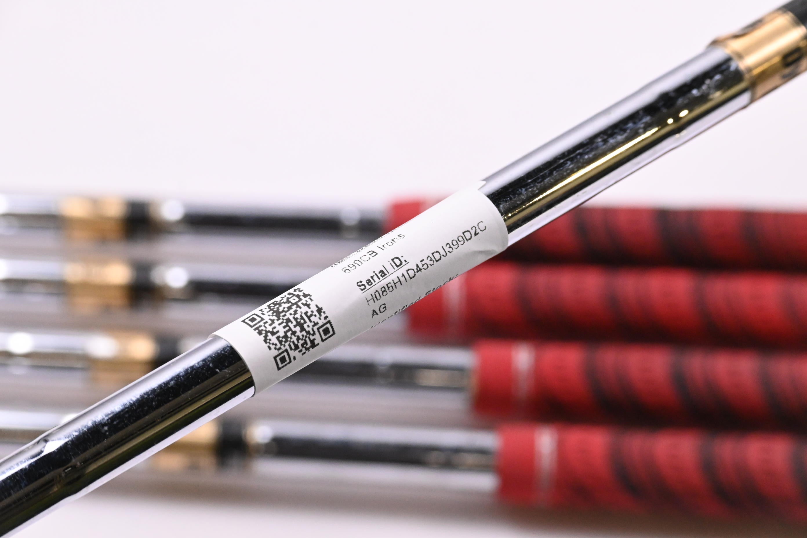 Titleist 690CB Irons / 6-PW / Stiff Flex Dynamic Gold S300 Shafts