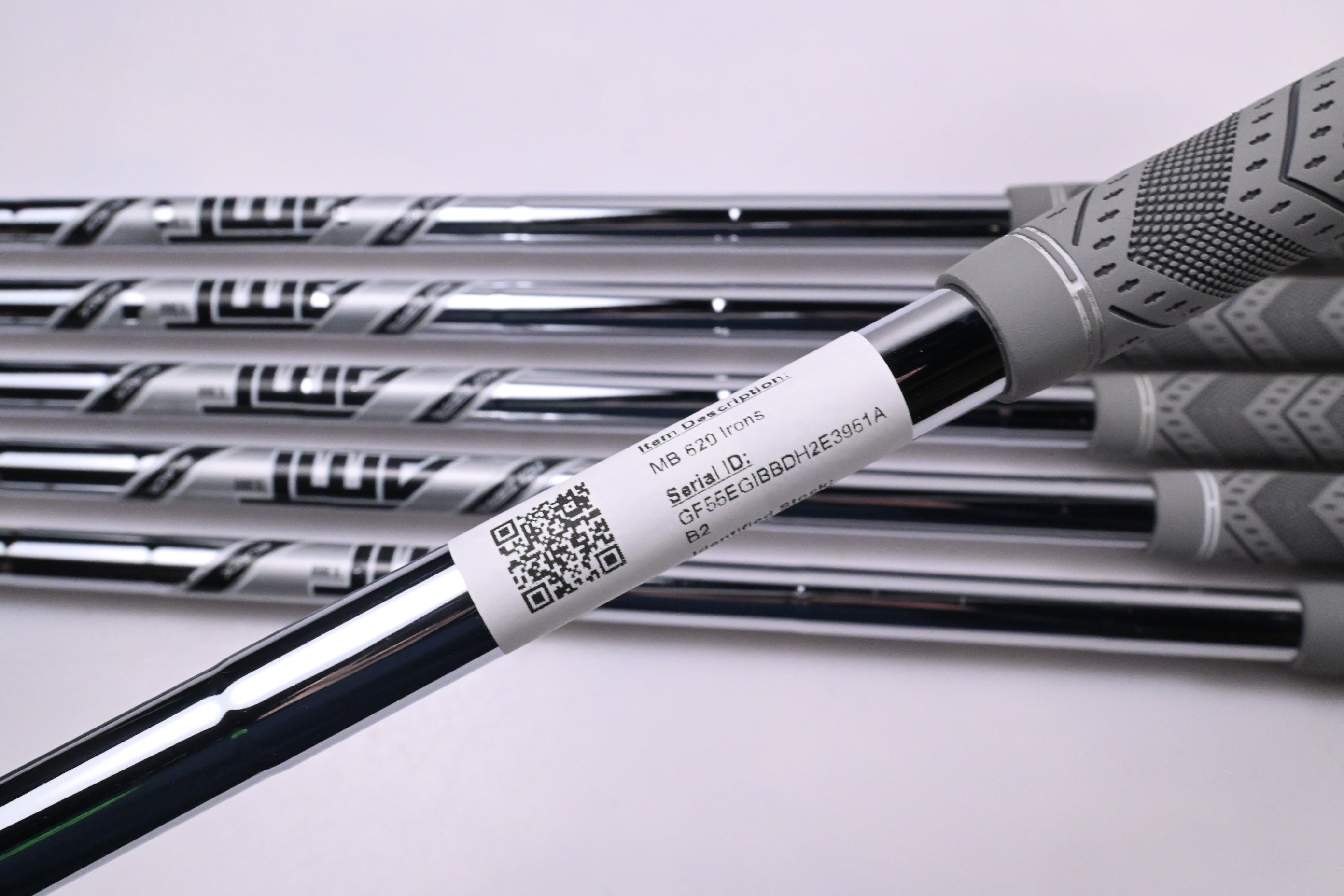 Titleist CB/MB 620 Irons / 5-PW / Stiff Flex AMT Black S300 Shafts