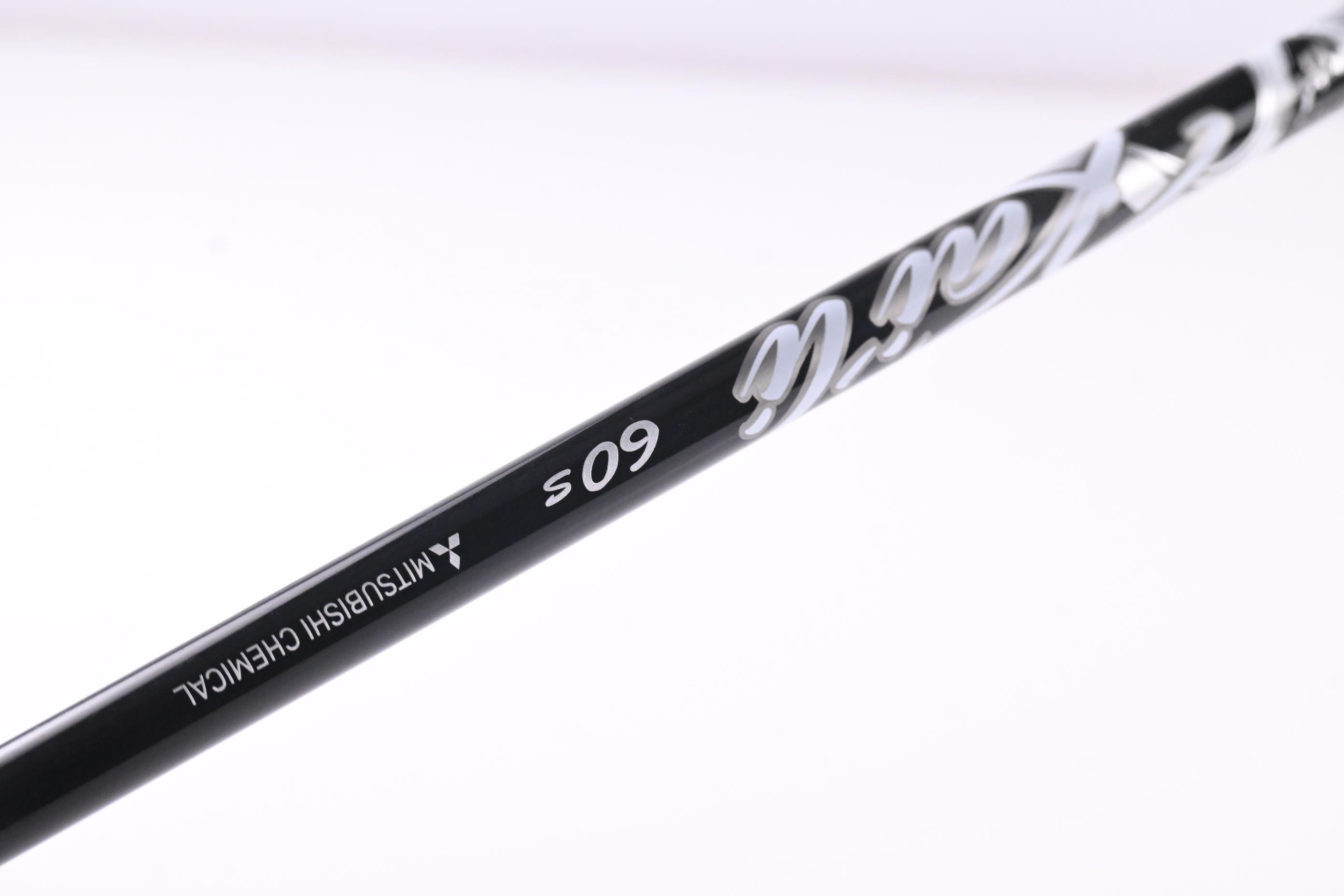 Taylormade SIM2 Driver / 10.5 Degree / Stiff Flex Kai'li White 60 Shaft