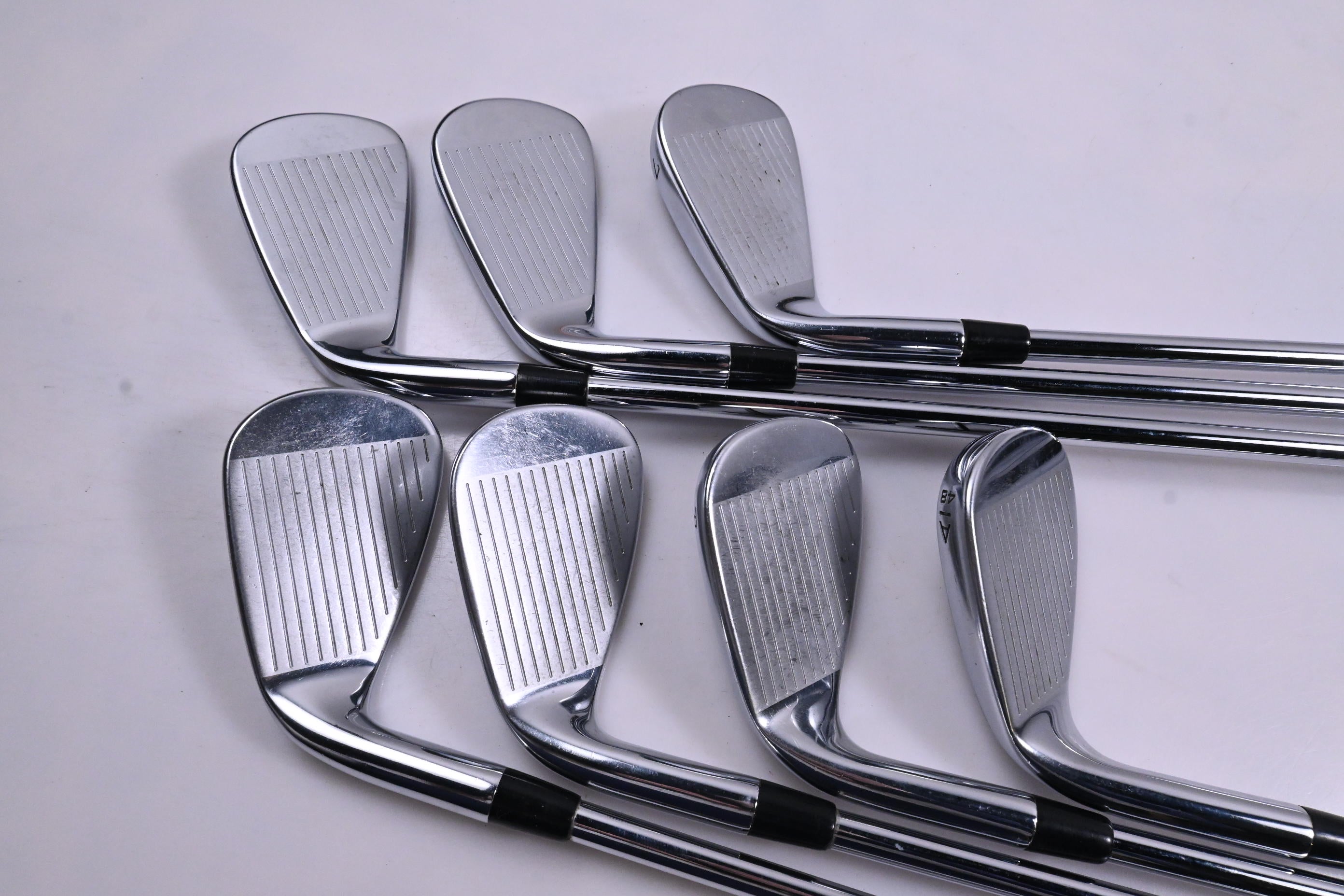 Callaway Rogue ST Pro Irons / 5-PW+GW / Stiff Flex Rifle Tour Flighted 105