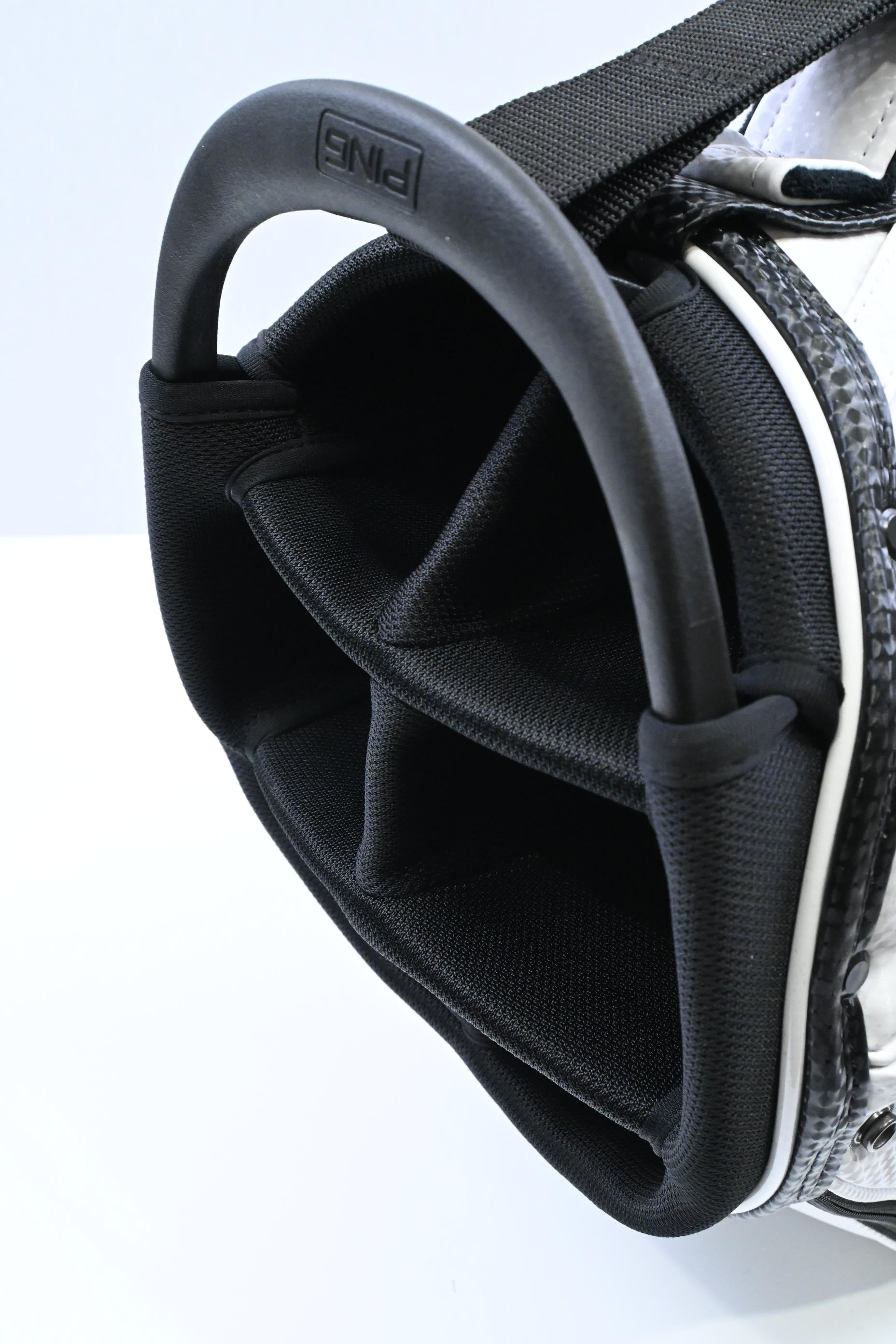 Ping Tour Staff Tour Bag / 6-Way / White, Black
