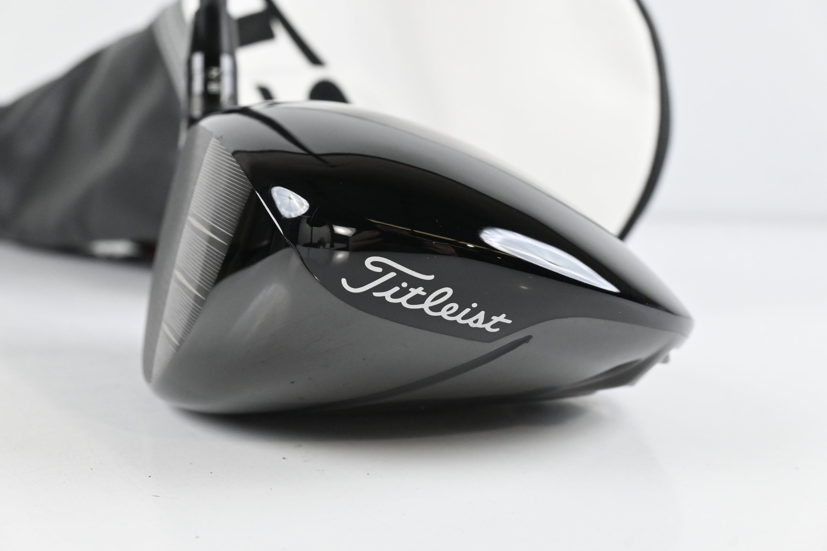 Left Hand Titleist TSR3 Driver / 9 Degree / Regular Flex Kai'li Red Dark Waves