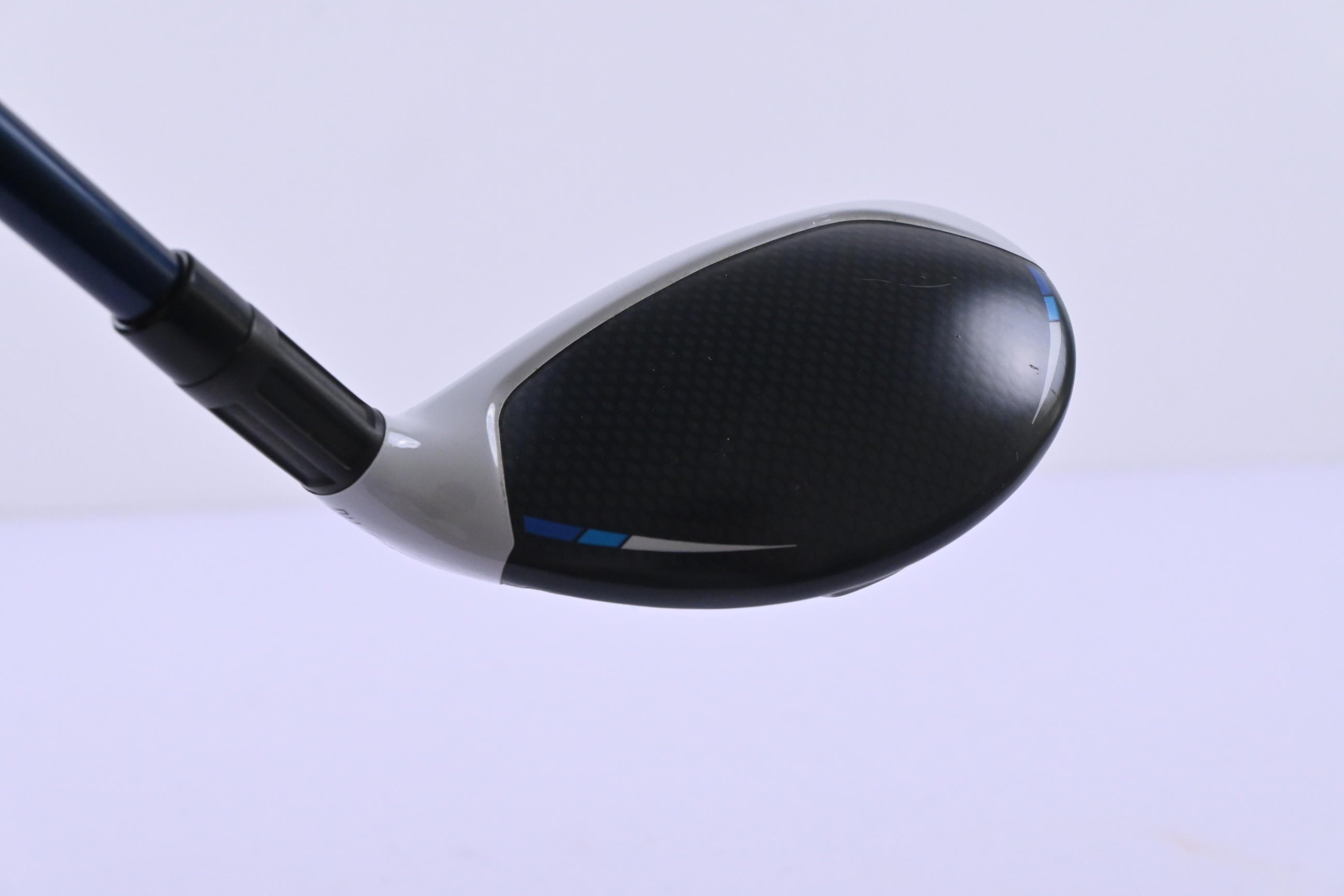 Taylormade SIM2 Max #4 Hybrid / 22 Degree / Stiff Flex Fujikura Ventus Blue 7
