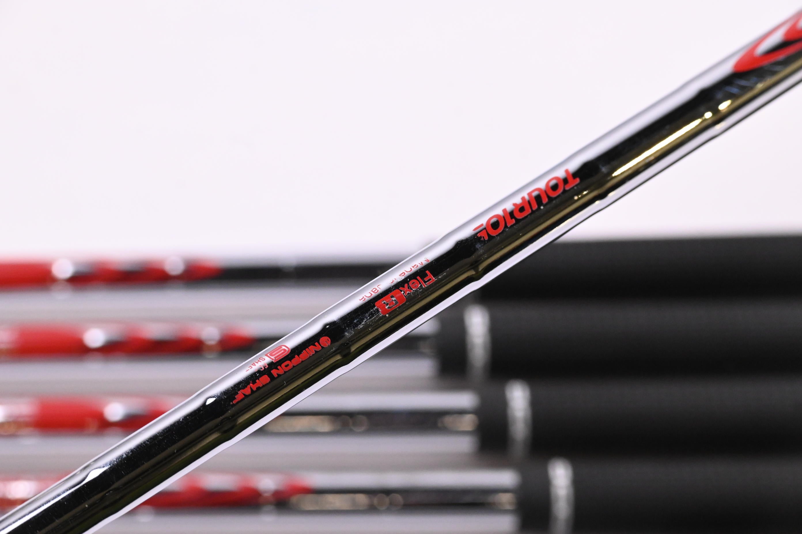 Titleist T350 Irons / 5-PW / Regular Flex N.S.PRO Modus 3 Tour 105 Shafts