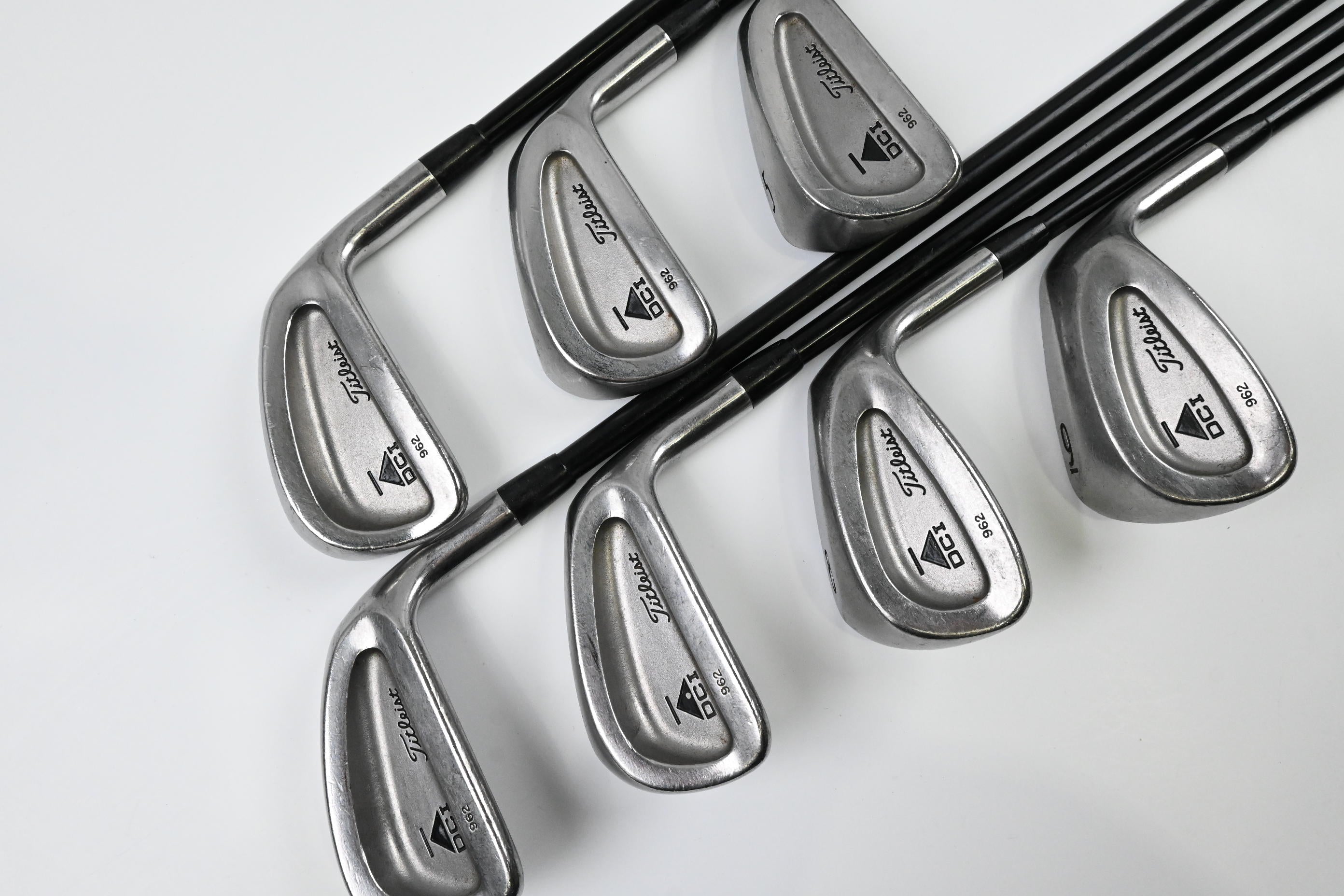 Titleist DCI 962 Irons / 3-9 / Regular Flex Titleist Tri Spec Shafts