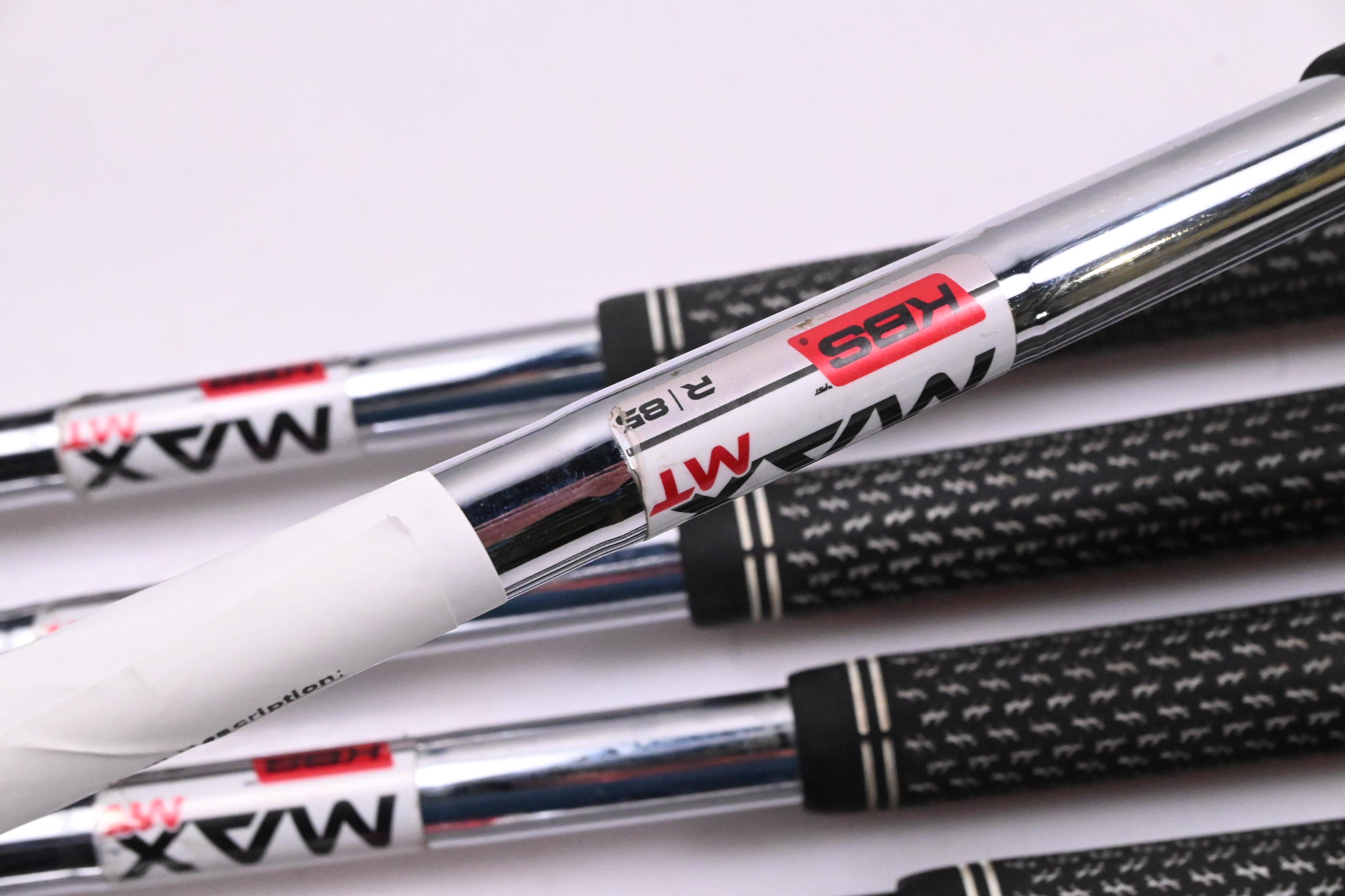 Taylormade SIM2 Max Irons / 6-PW+SW / Regular Flex KBS MAX MT 85 Shafts