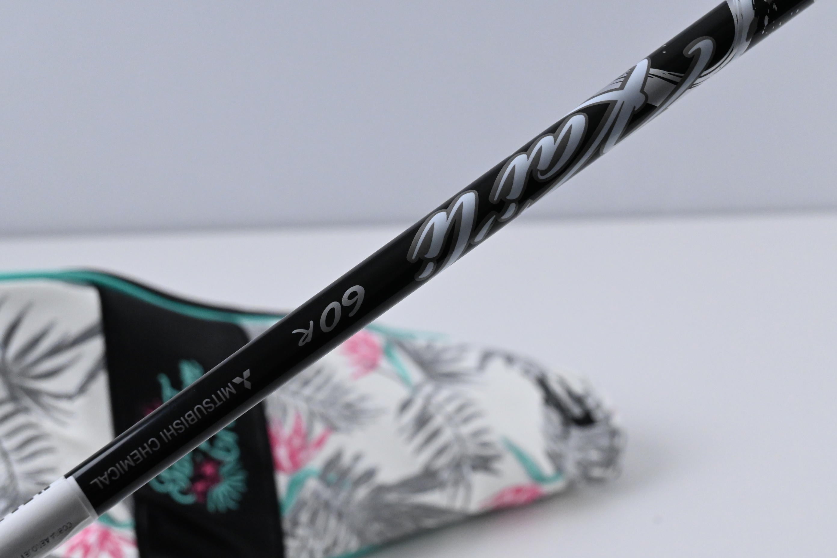 Cobra Aerojet Palm Tree Crew Driver / 10.5 Degree / Regular Flex Kai'li White