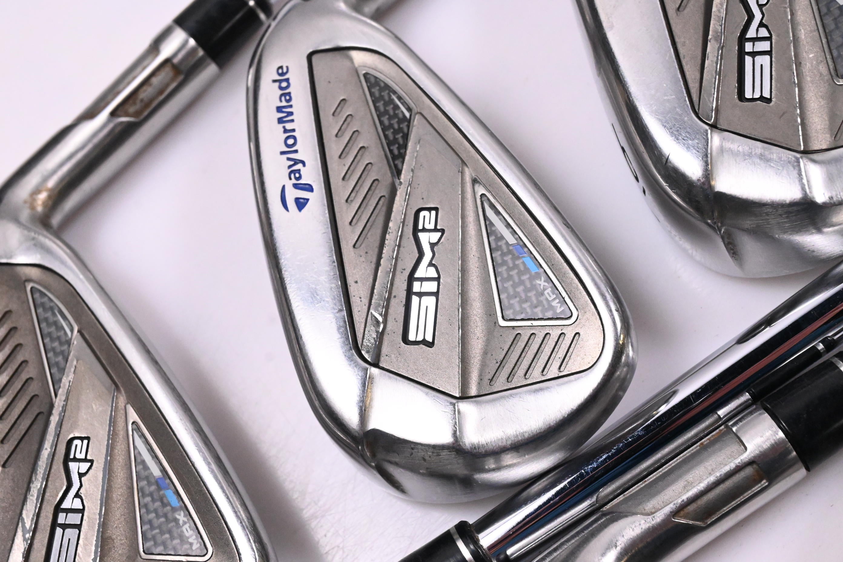 Taylormade SIM2 Max Irons / 4-PW+GW / Regular Flex Dynamic Gold 105 R300