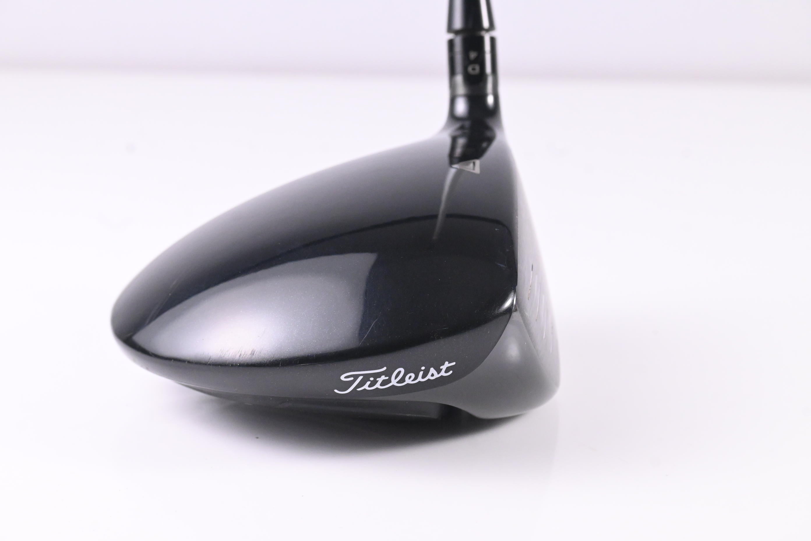 Titleist 915 D2 Driver / 10.5 Degree / Stiff Flex Aldila Rogue Silver 70 Shaft