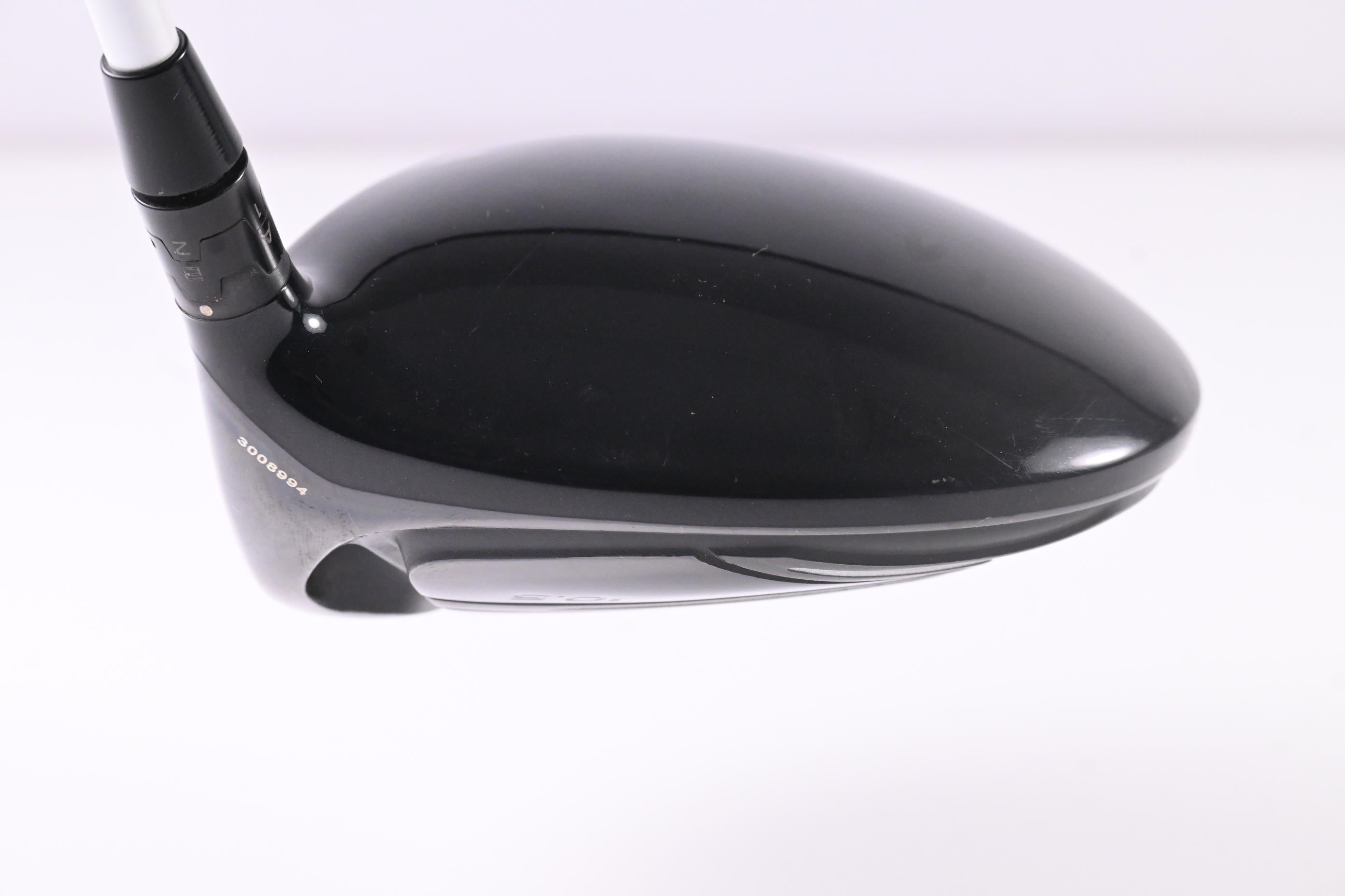 Titleist 915 D2 Driver / 10.5 Degree / Stiff Flex Aldila Rogue Silver 70 Shaft