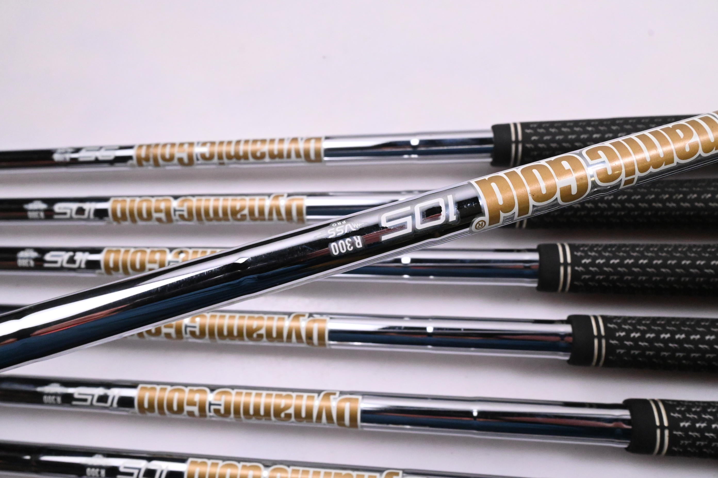 Taylormade SIM2 Max Irons / 4-PW+GW / Regular Flex Dynamic Gold 105 R300