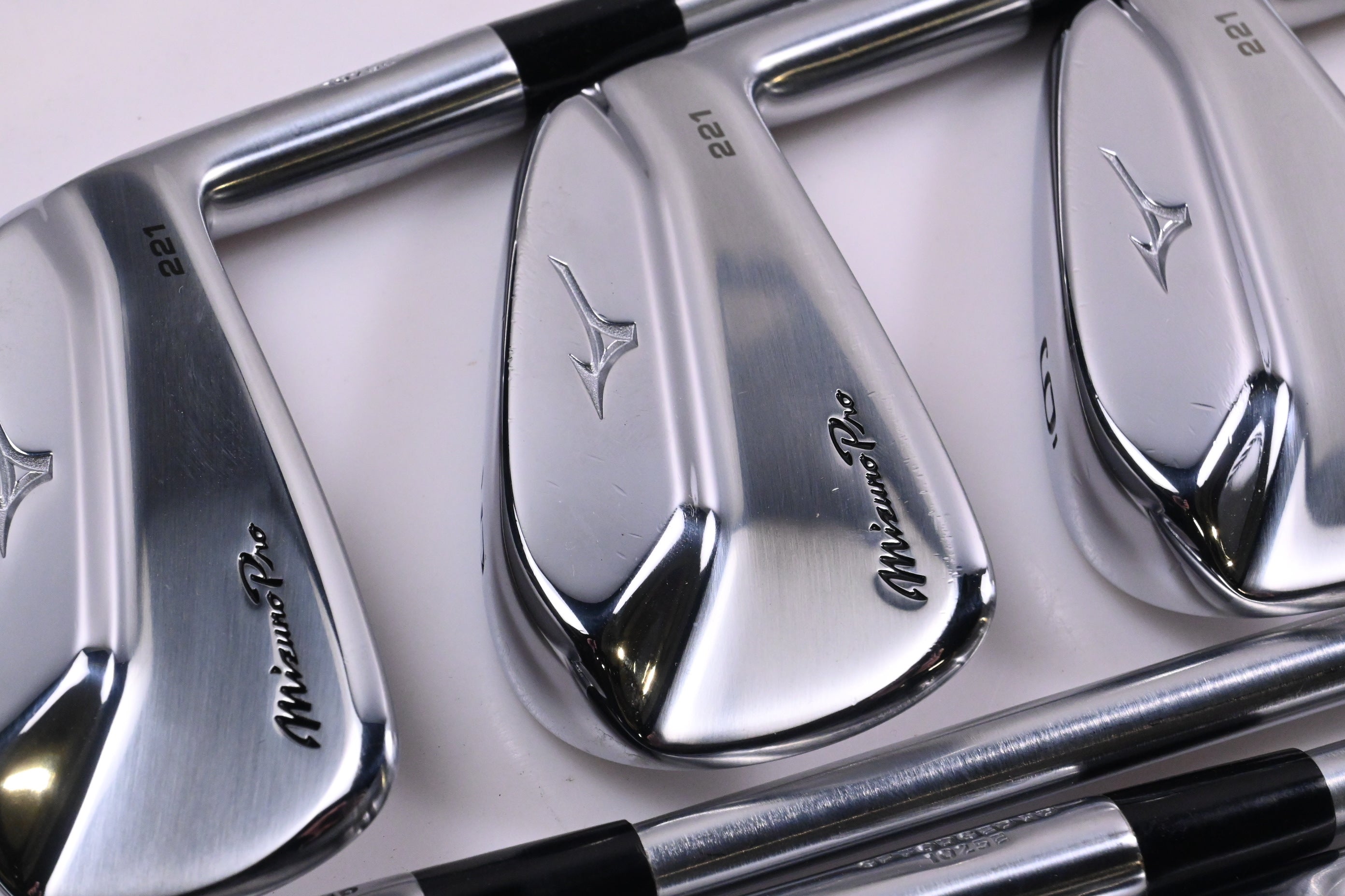 Mizuno Pro 221 Irons / 4-PW / Stiff Flex Project X LS 120 Shafts