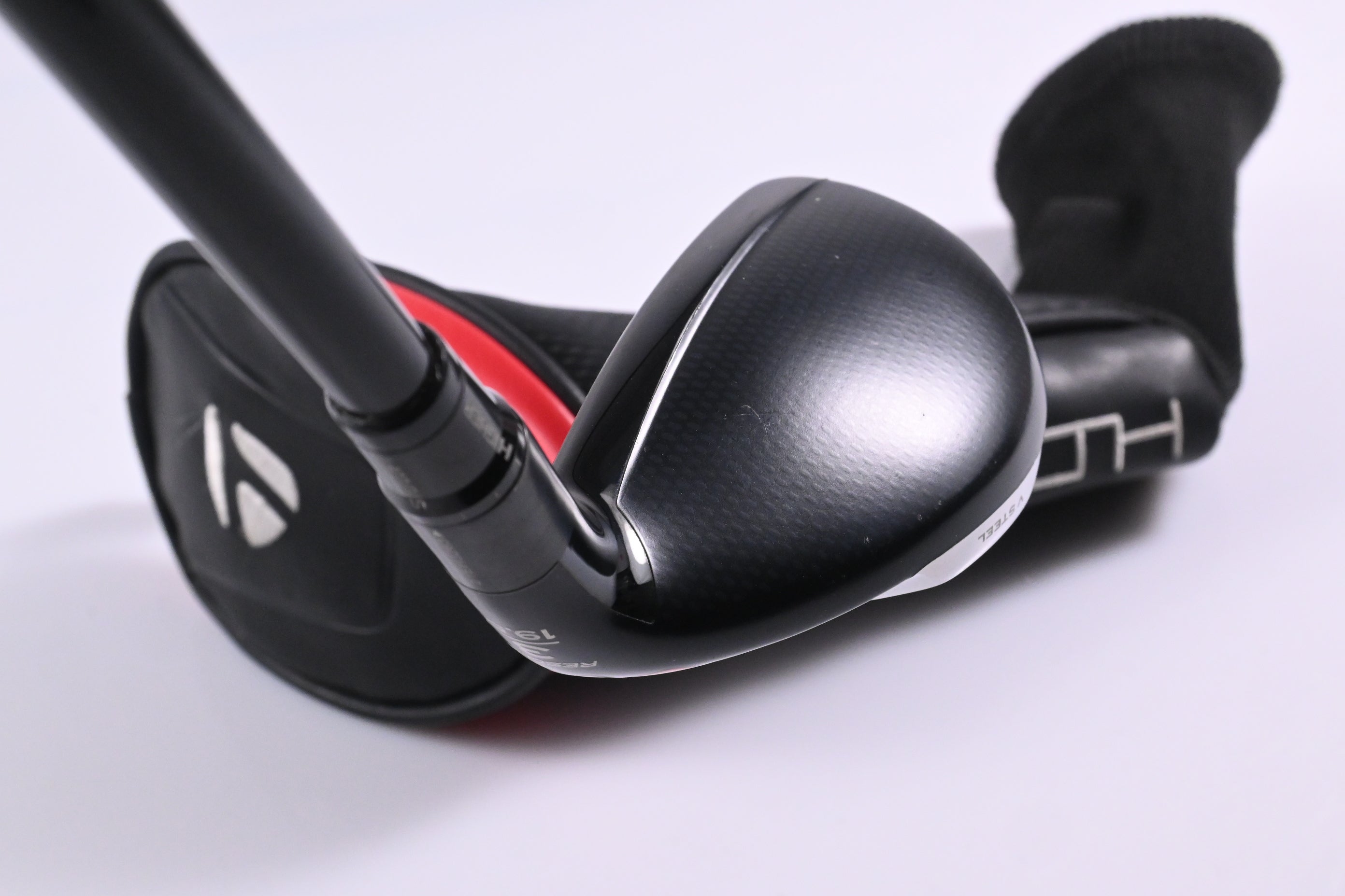 Taylormade Stealth Plus #3 Hybrid / 19.5 Degree / Stiff Flex HZDRUS Smoke RDX Red 80