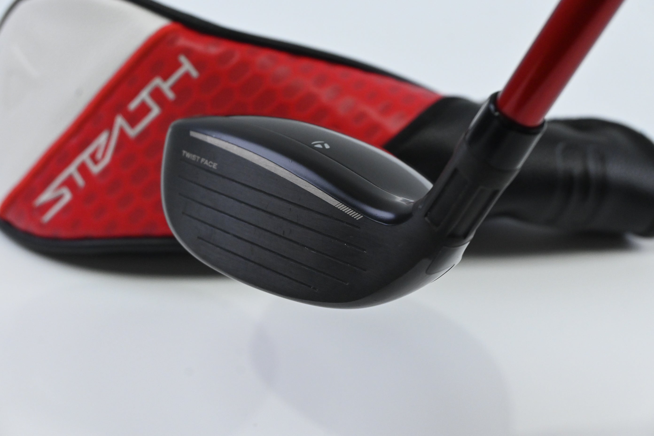 Taylormade Stealth 2 HD #3 Hybrid / 20 Degree / Regular Flex Fujikura Speeder NX