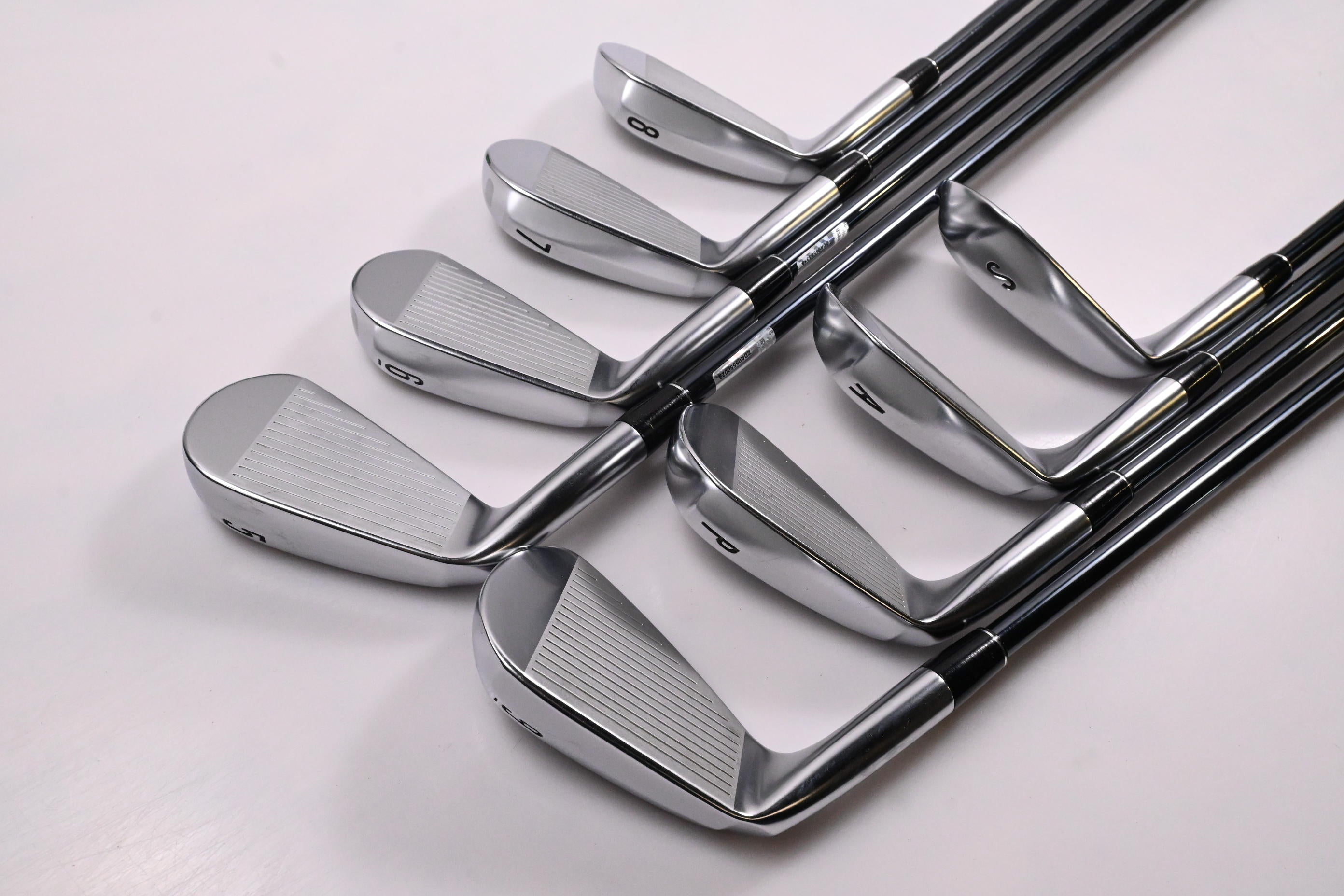 Srixon ZXi5 Irons / 5-PW+GW+SW / Regular Flex UST Recoil Dart 65 Shafts