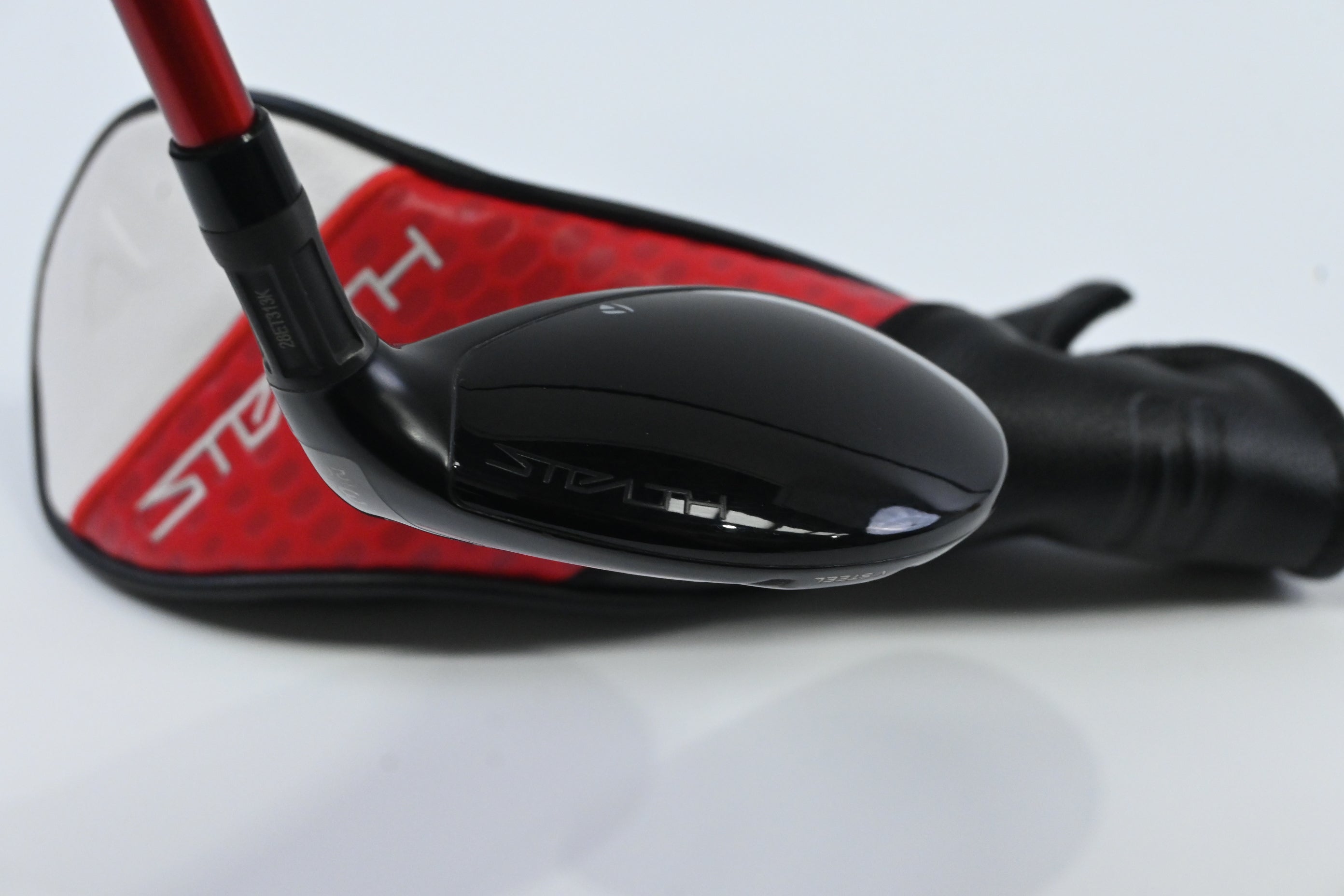 Taylormade Stealth 2 HD #3 Hybrid / 20 Degree / Regular Flex Fujikura Speeder NX