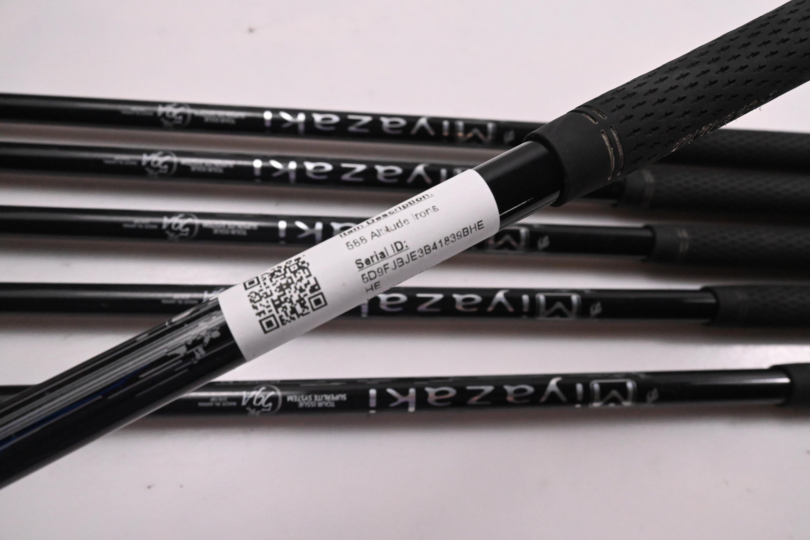 Cleveland 588 Altitude Irons / 5-PW / Senior Flex Miyazaki C.Kua 59 Shafts