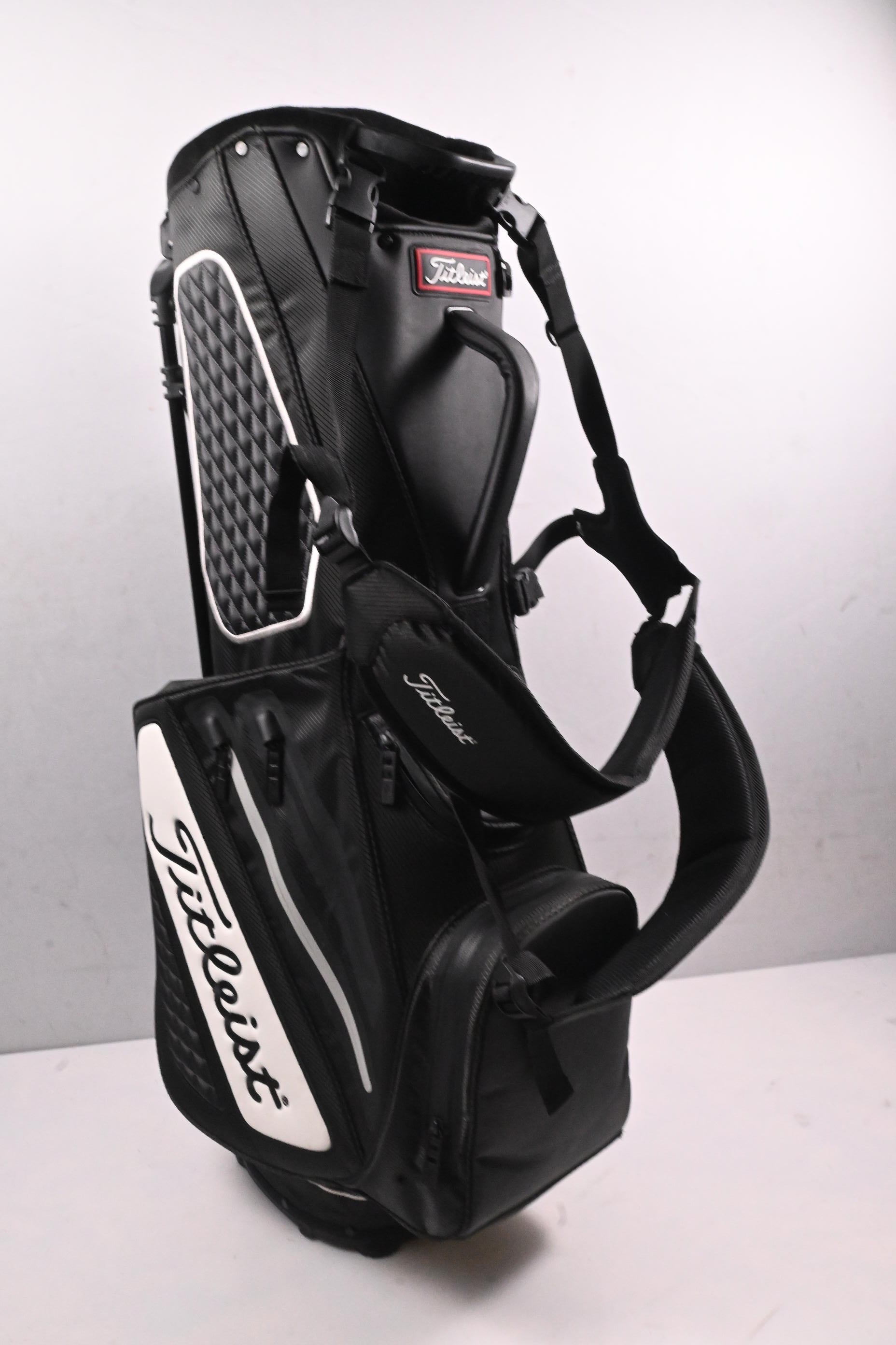 Titleist StaDry Stand Bag / 4-Way Divider / Black, White