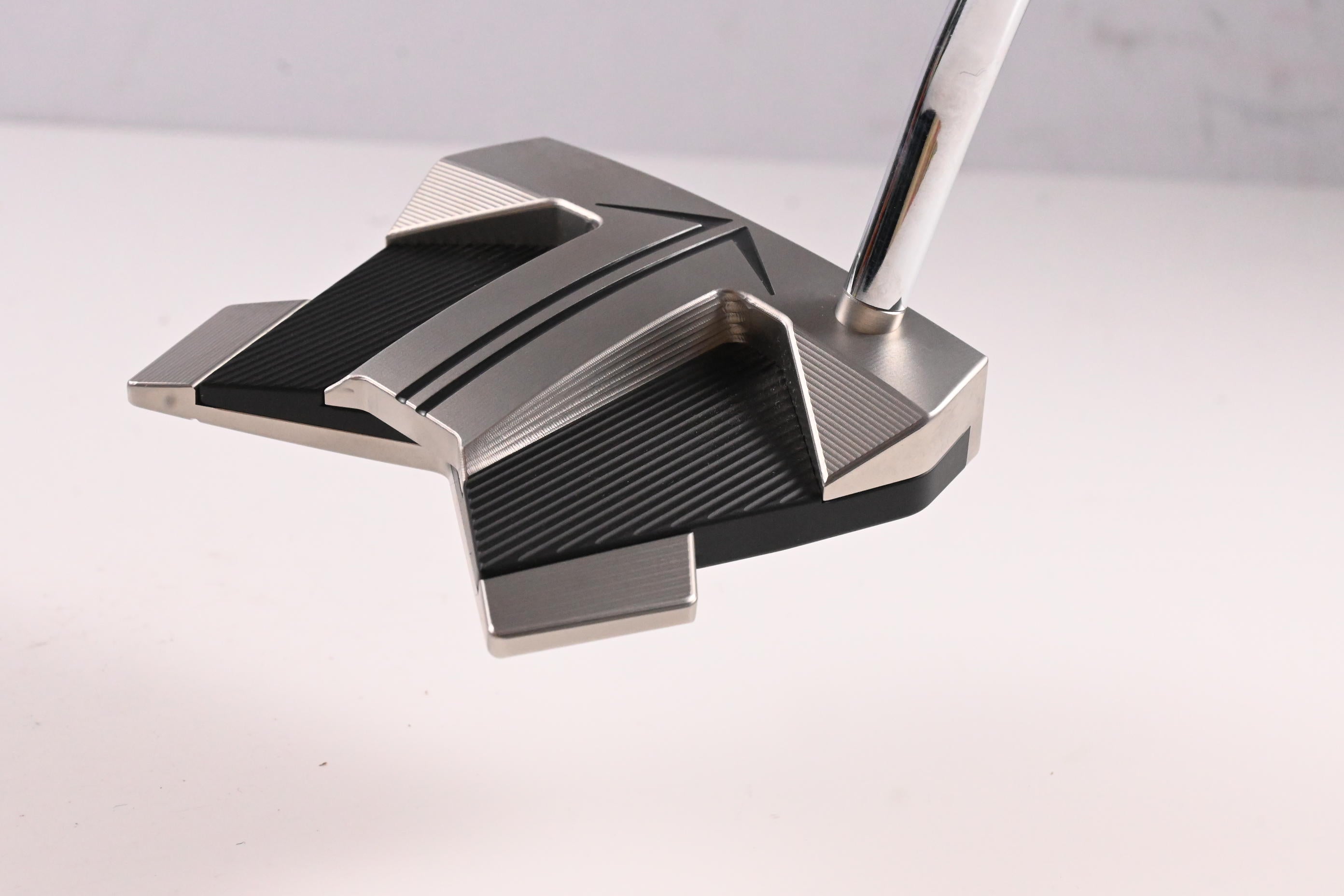 Left Hand Scotty Cameron 2024 Phantom 11.5 Putter / 35 Inch