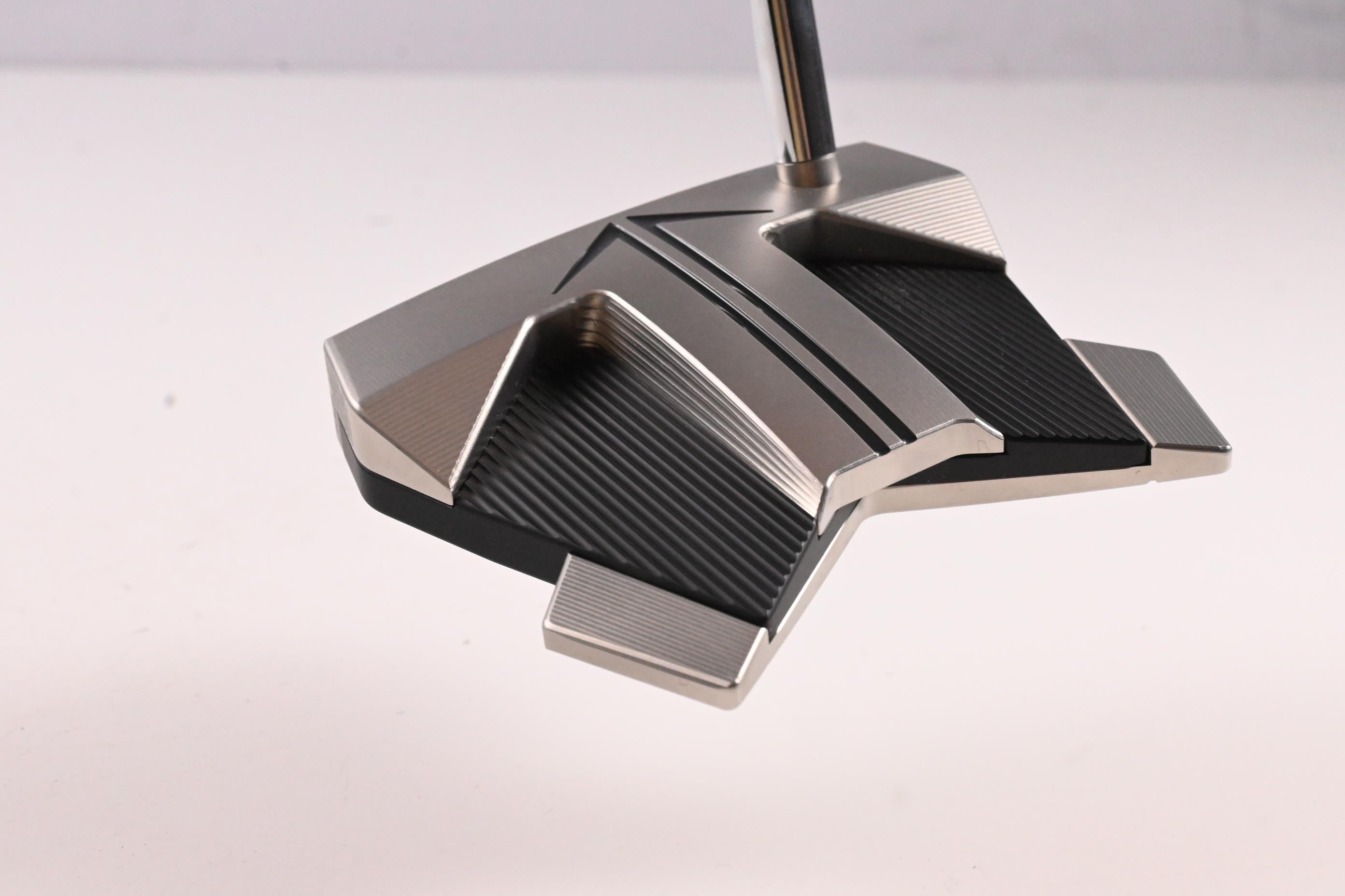Left Hand Scotty Cameron 2024 Phantom 11.5 Putter / 35 Inch