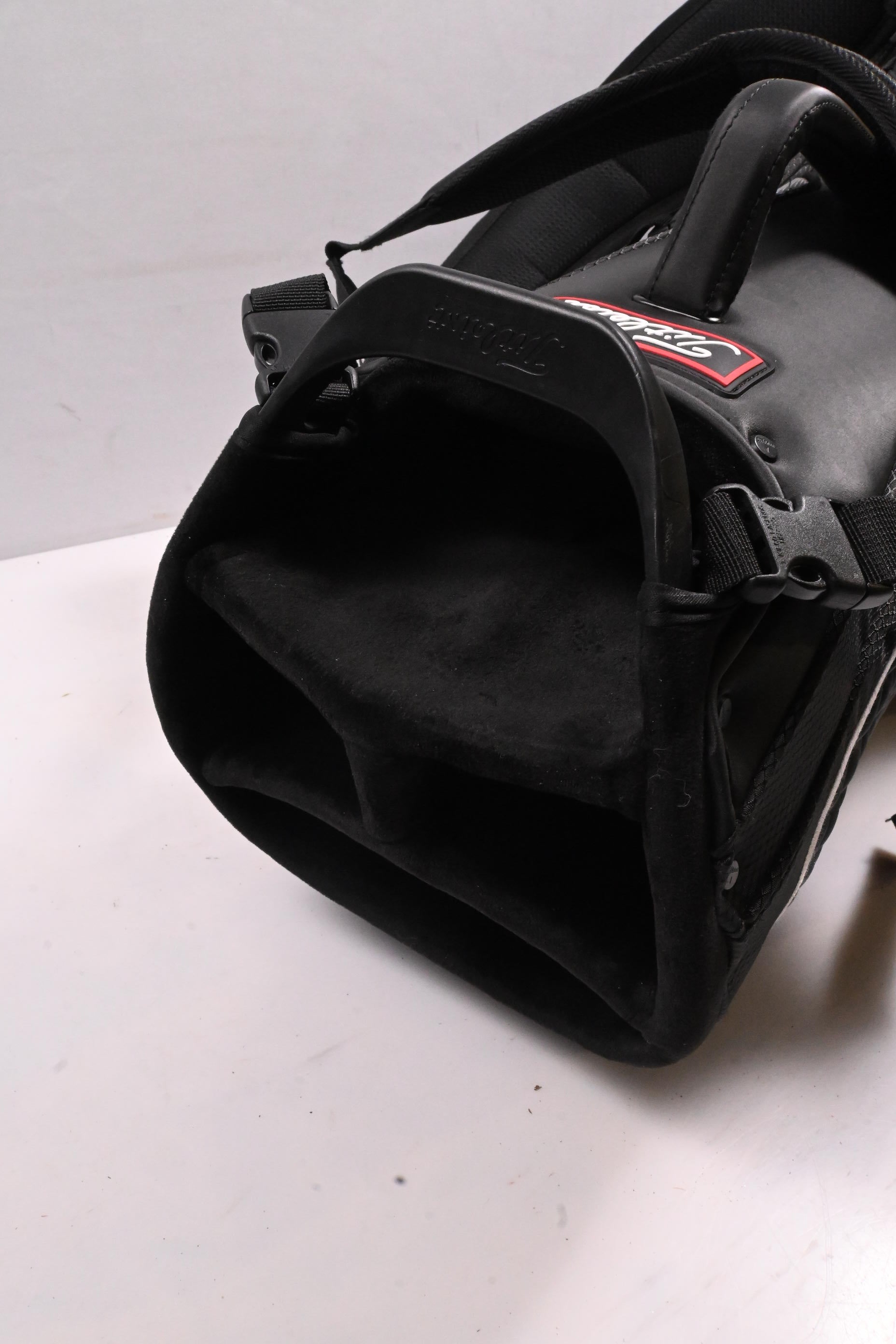 Titleist StaDry Stand Bag / 4-Way Divider / Black, White