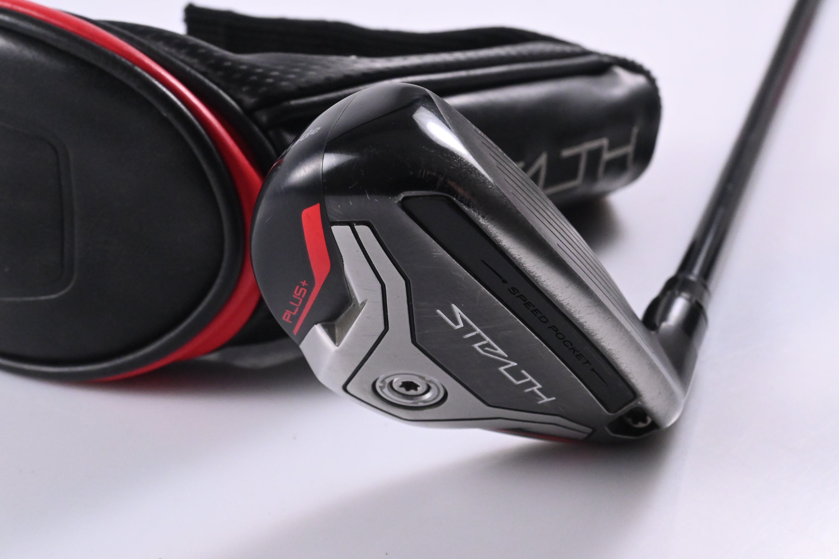 Taylormade Stealth Plus #4 Hybrid / 22 Degree / Stiff Flex HZRDUS RDX Smoke Red