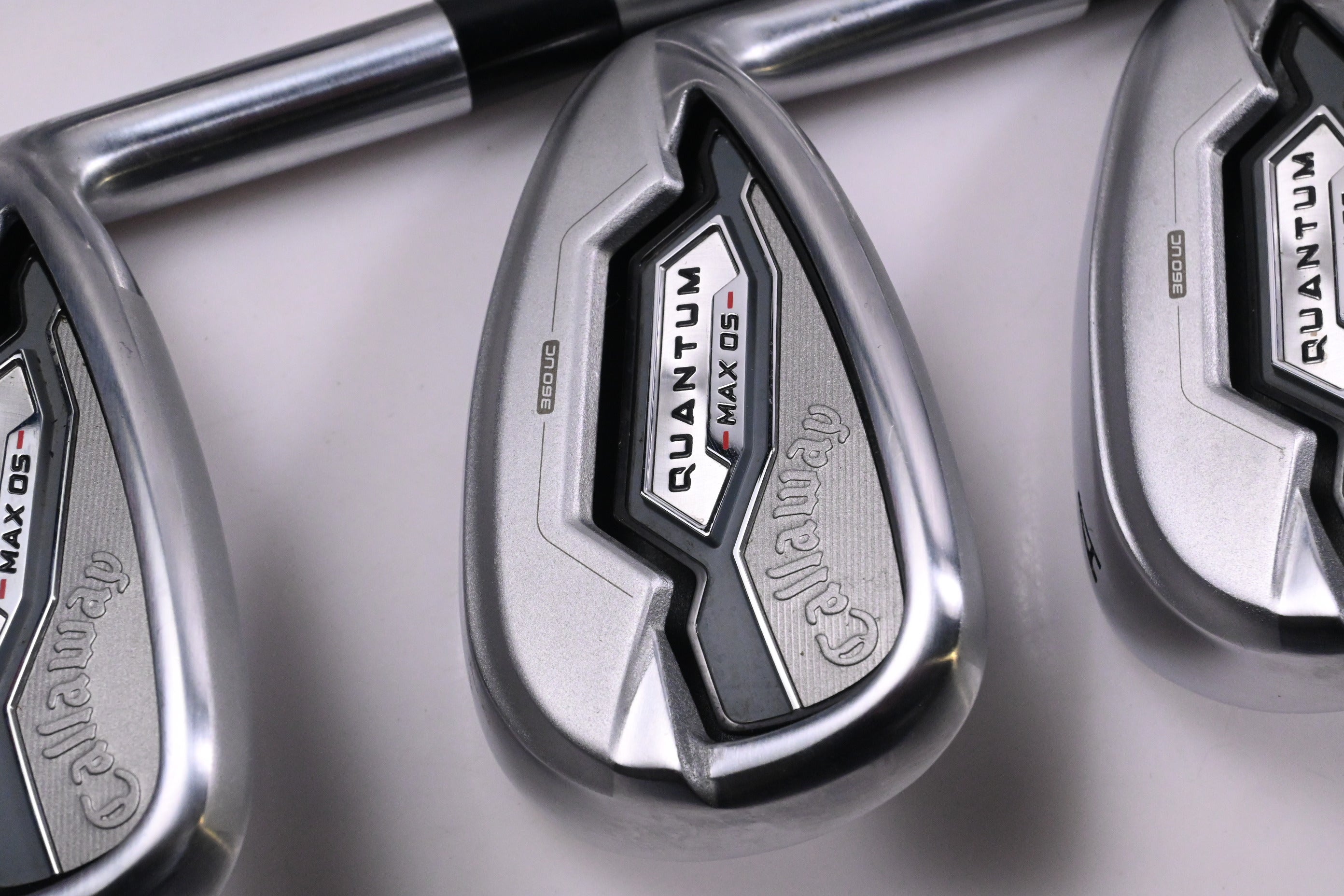 Callaway Quantum Max OS Irons / 7-PW+AW / Regular Flex Denali Frost Silver 60