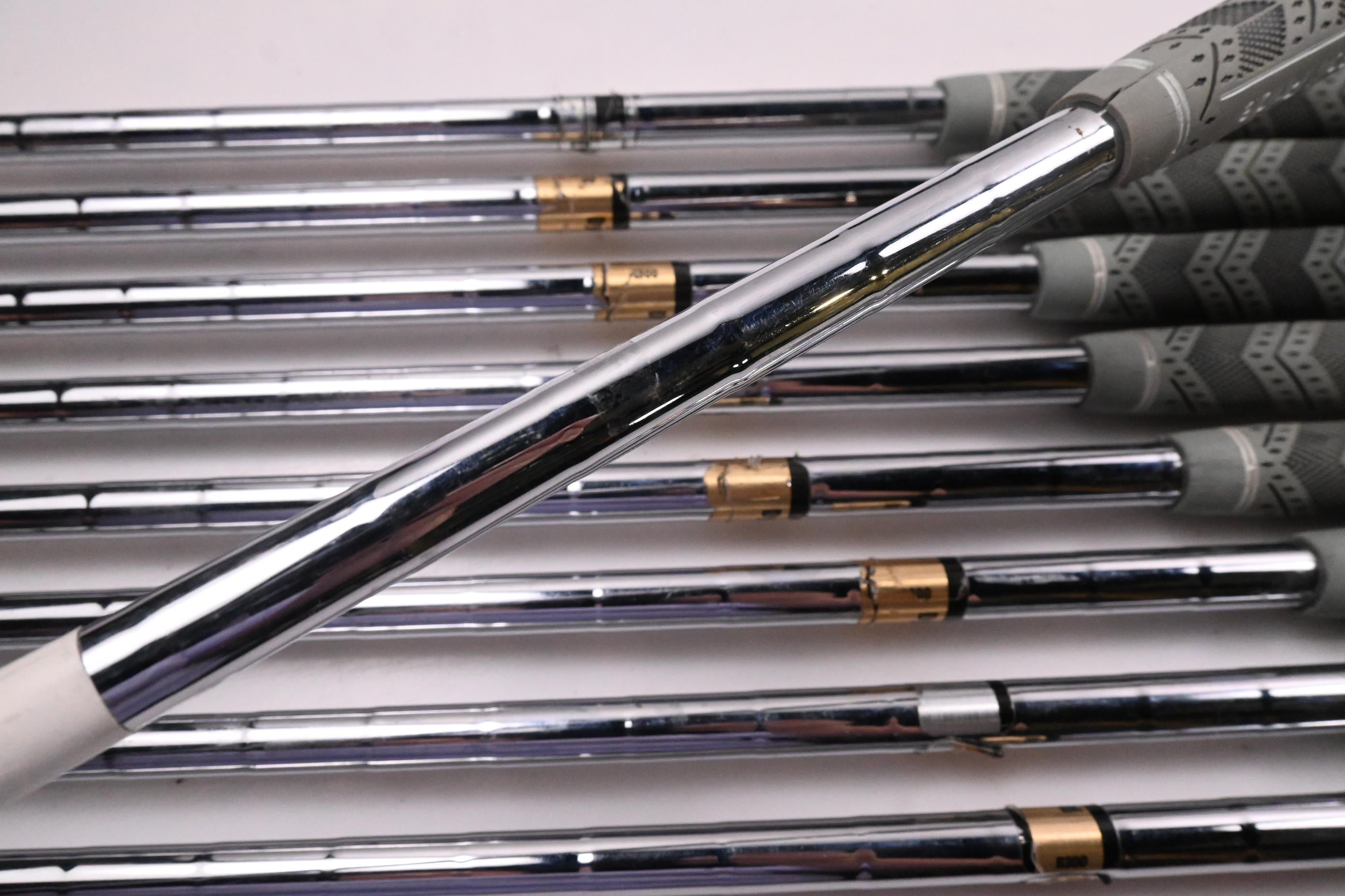 Progen Full Bore Irons / 3-PW+SW / Regular Flex Dynamic Gold Lite R300 Shafts
