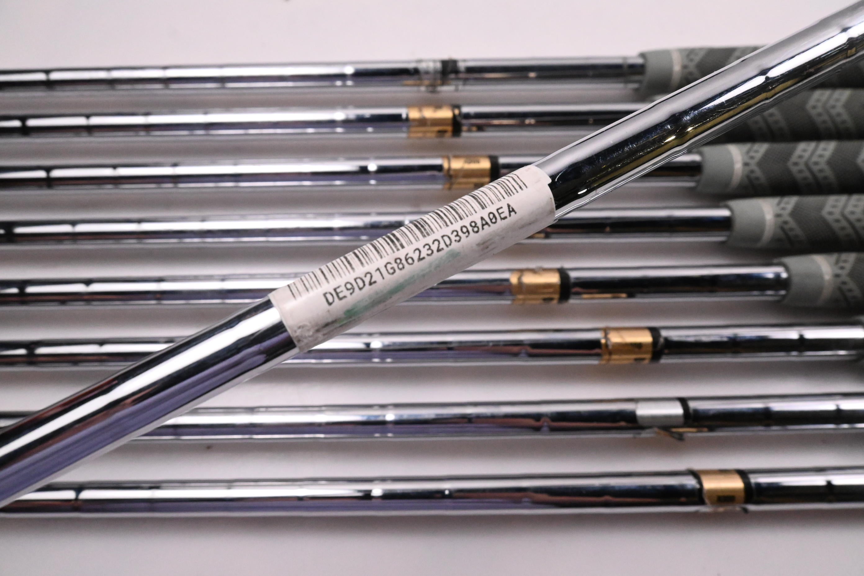 Progen Full Bore Irons / 3-PW+SW / Regular Flex Dynamic Gold Lite R300 Shafts