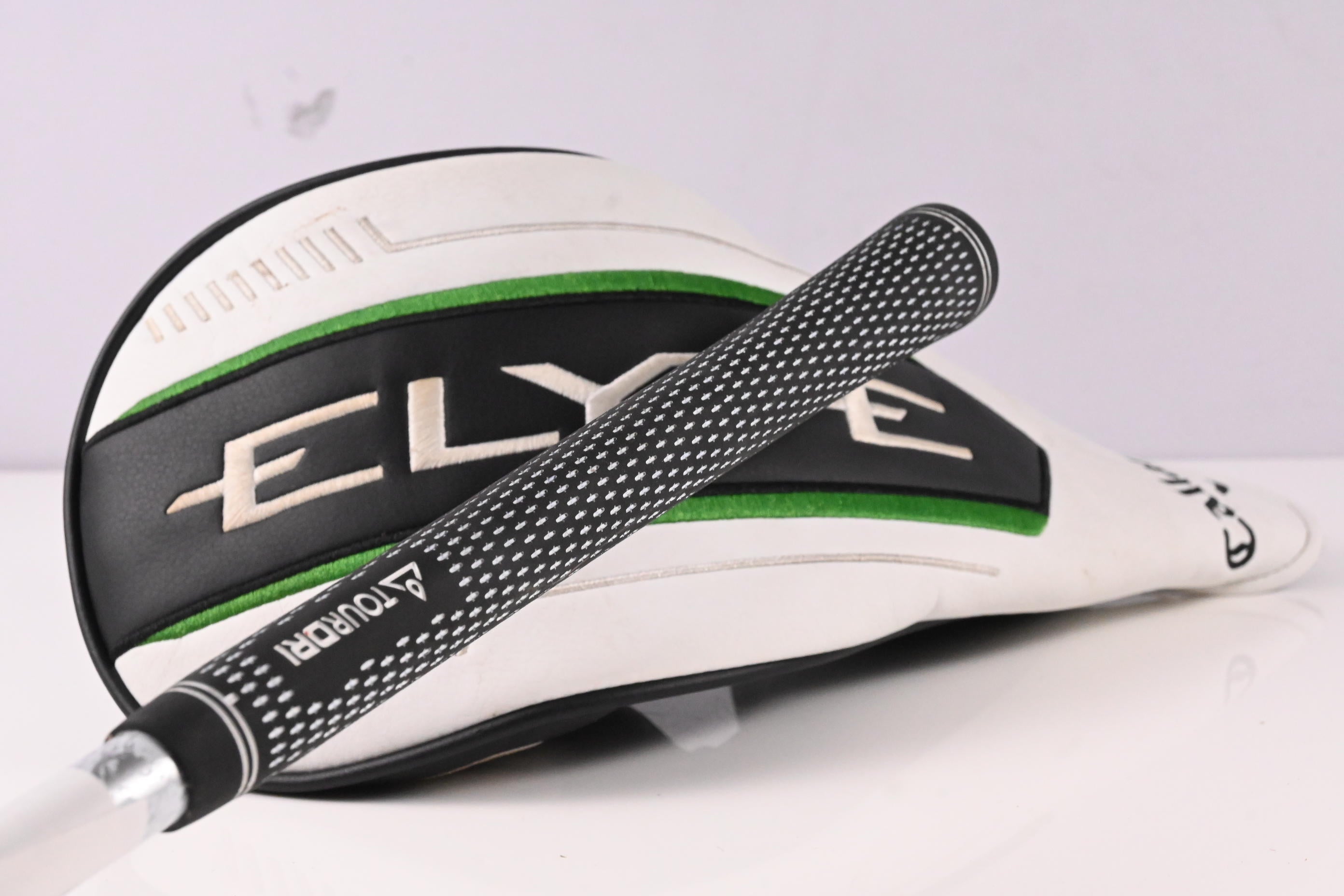 Callaway Elyte X Driver / 10.5 Degree / Regular Flex Denali Charcoal 50 Shaft