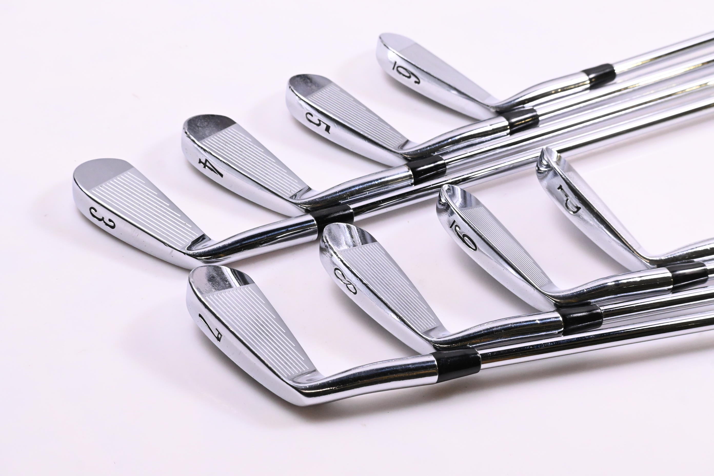 Titleist 690.MB Irons / 3-PW / Regular Flex Shimada S-Lite Shafts