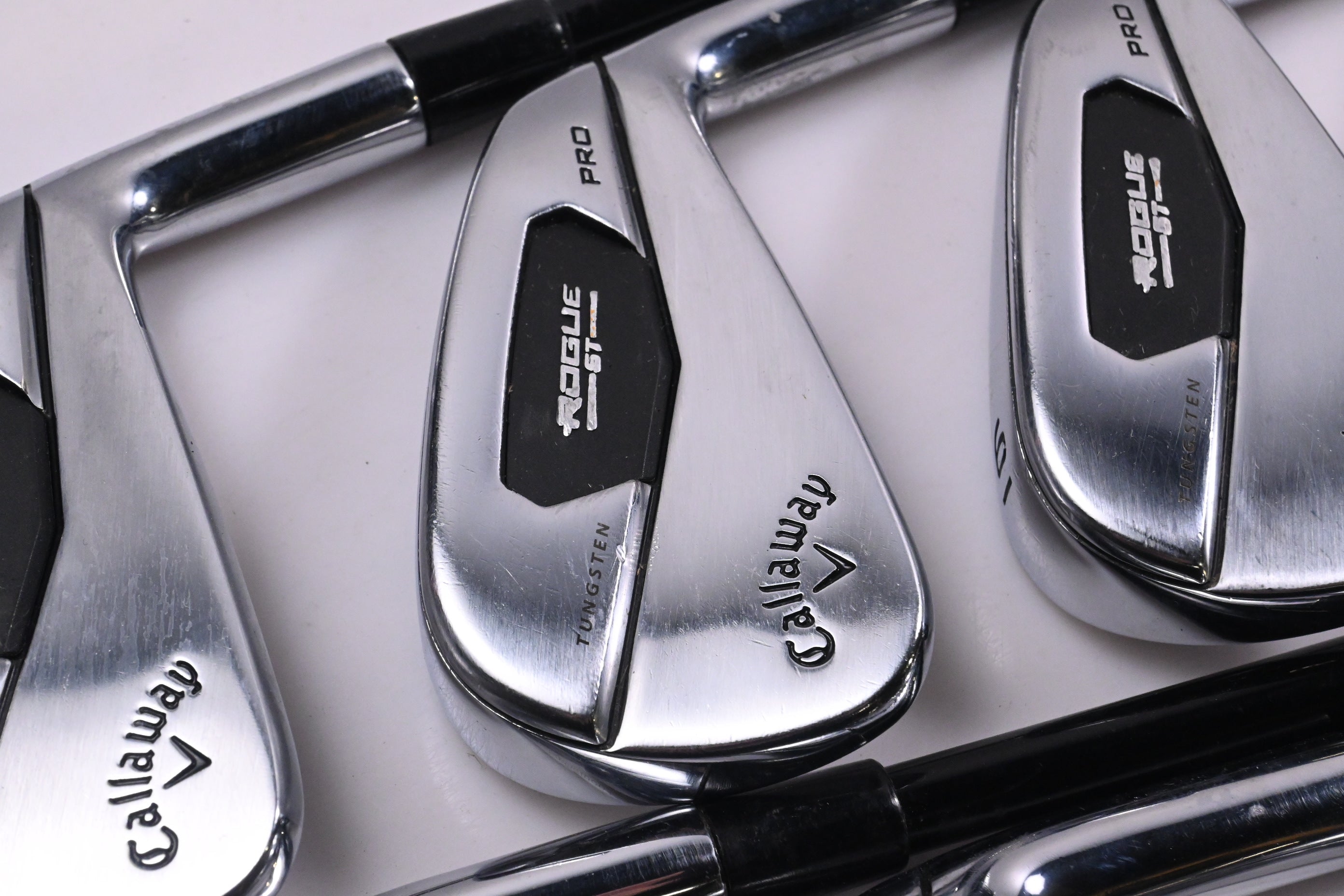 Callaway Rogue ST Pro Irons / 4-PW+AW / Regular Flex Accra iSeries 60i Shafts