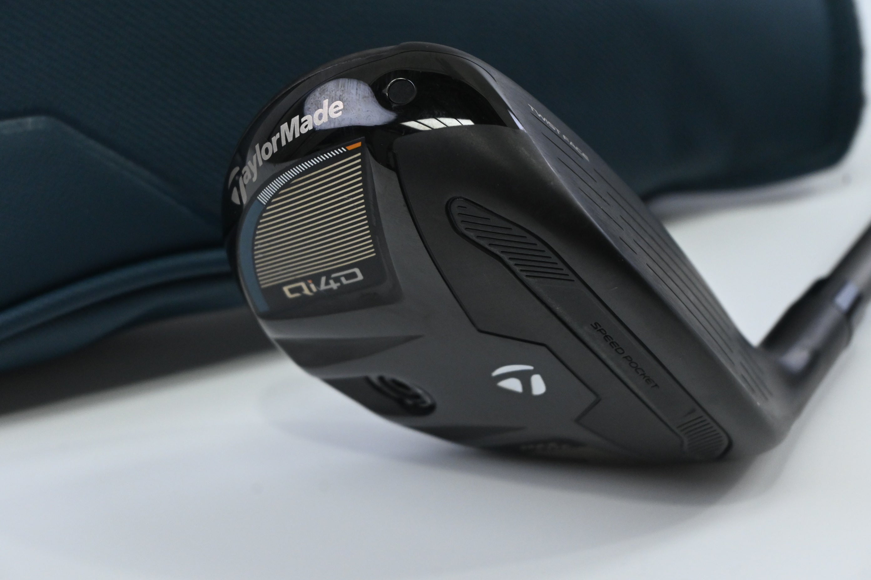 Taylormade Qi4D Max Lite #5 Hybrid / 26 Degree / Senior Flex Reax White 45 Shaft