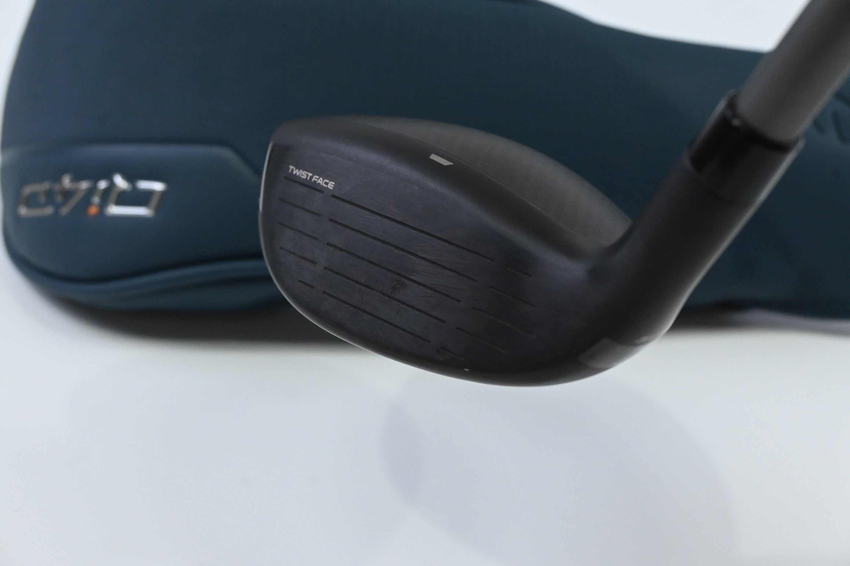 Taylormade Qi4D Max Lite #5 Hybrid / 26 Degree / Senior Flex Reax White 45 Shaft